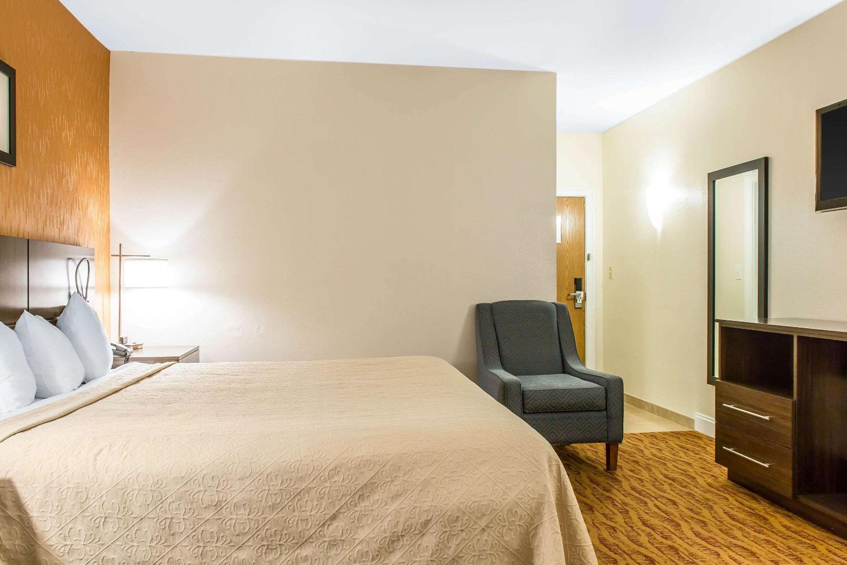 Superior King Room - Non-Smoking photo 1