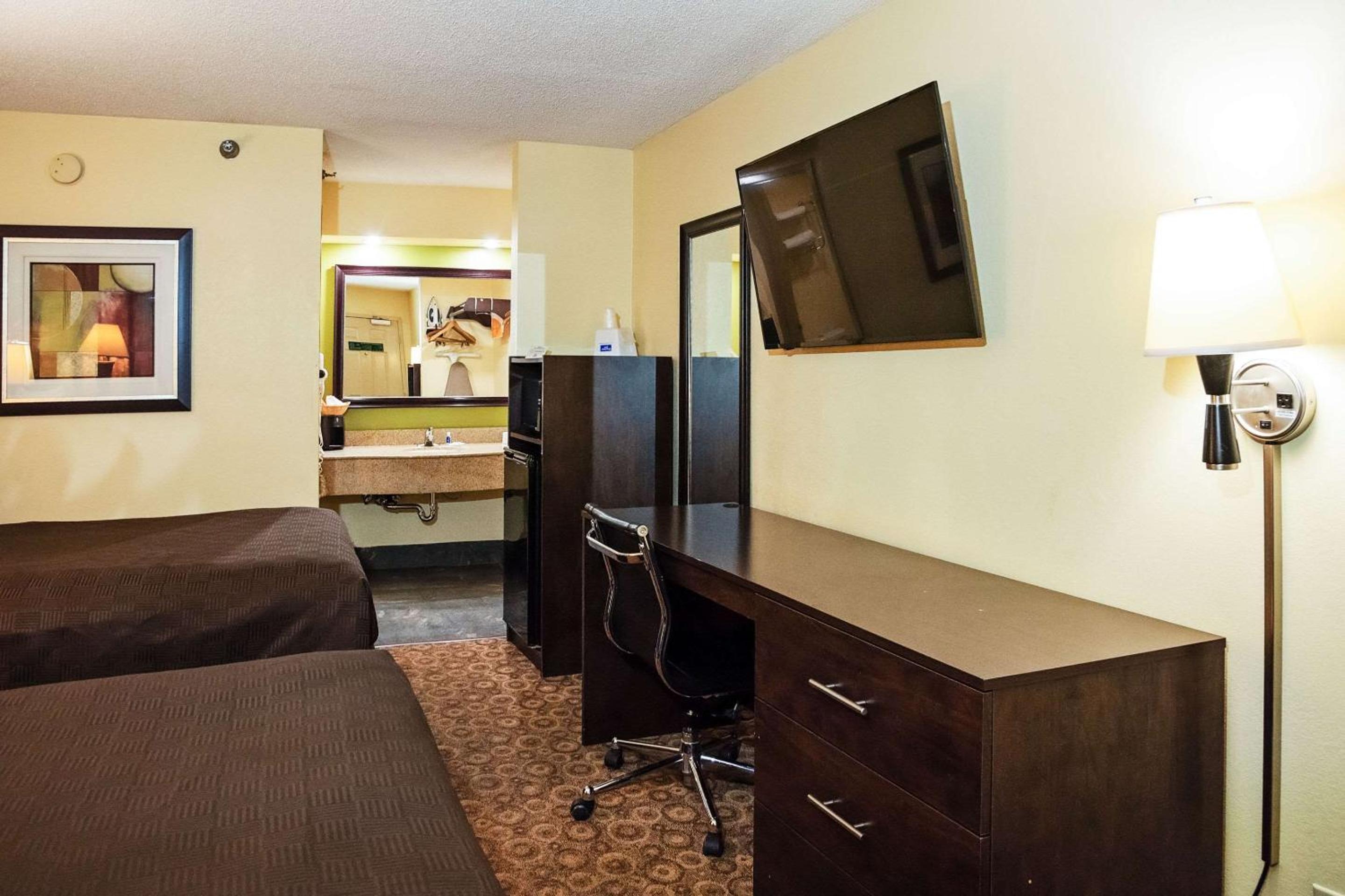 Double Room with Two Double Beds photo 2