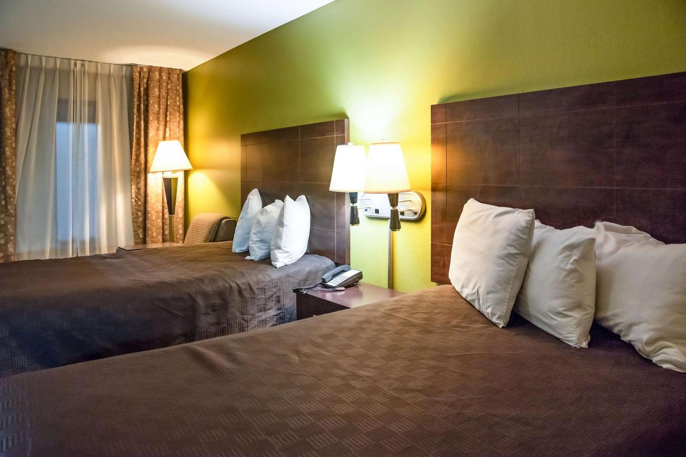 Double Room with Two Double Beds photo 3