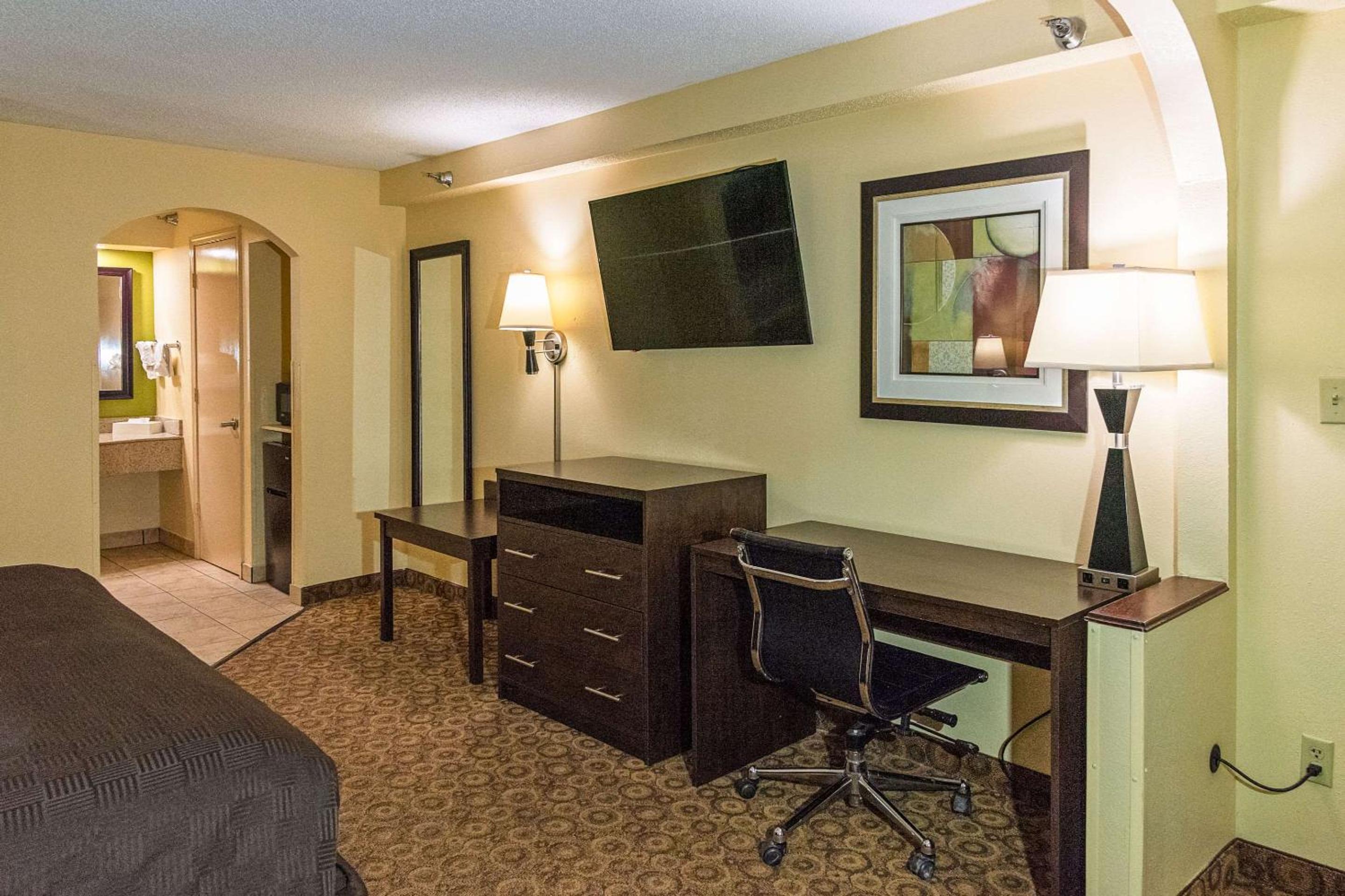 King Suite - Smoking photo 2