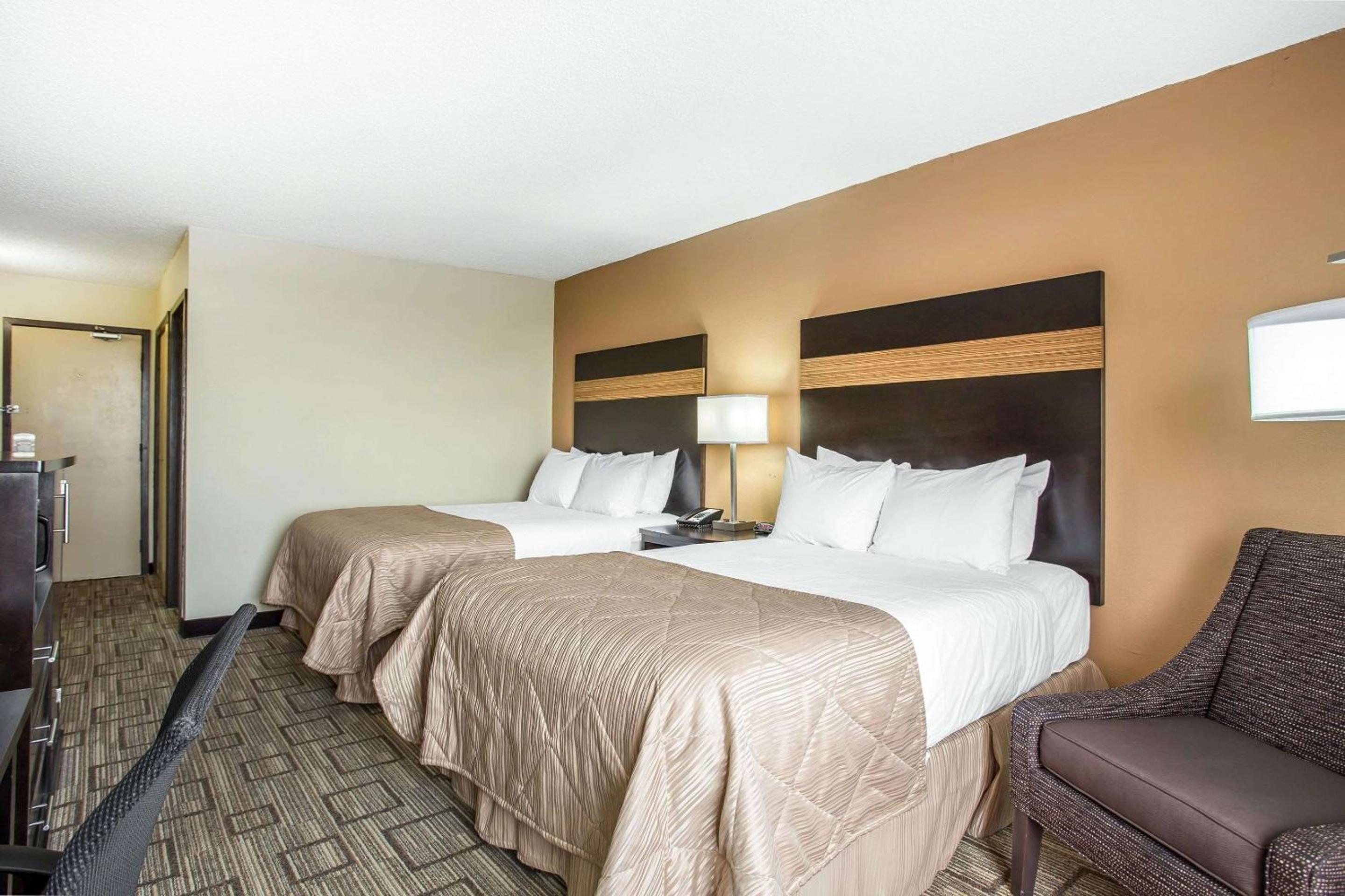 Double Room with Two Double Beds - Non-Smoking photo 3