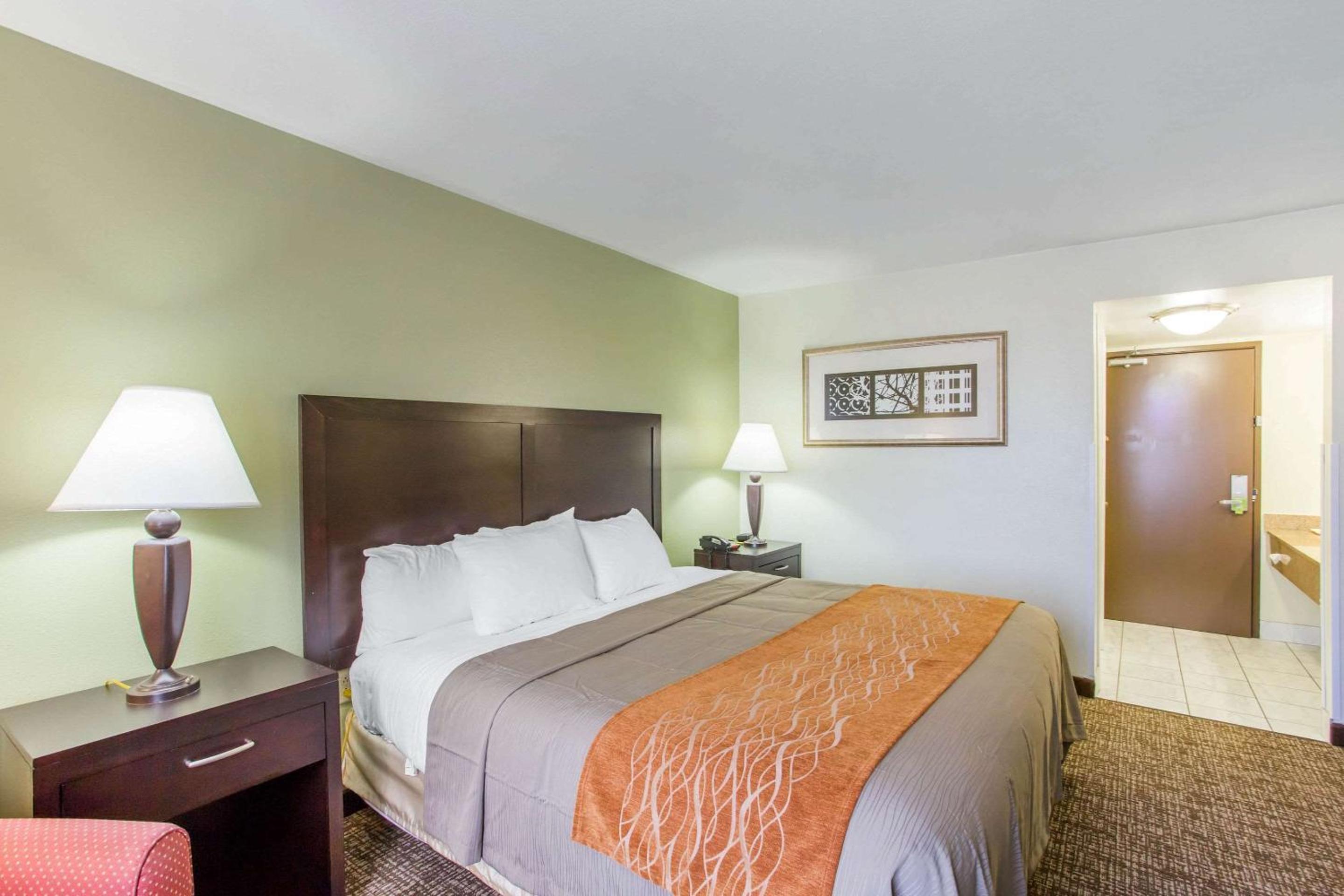 King Room - Non-Smoking - Photo 1