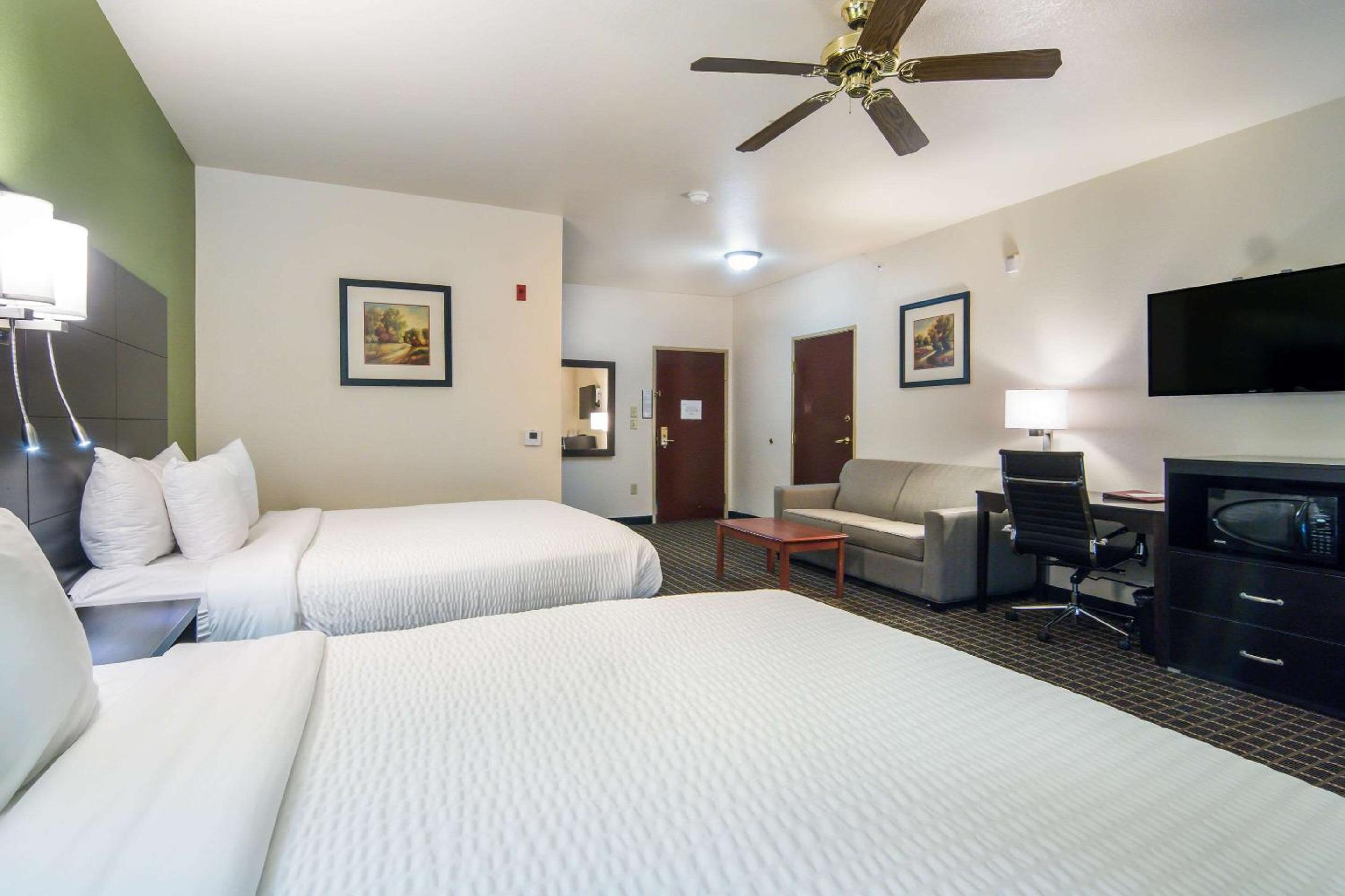Suite with Two Queen Beds - Accessible/Non-Smoking - Photo 1