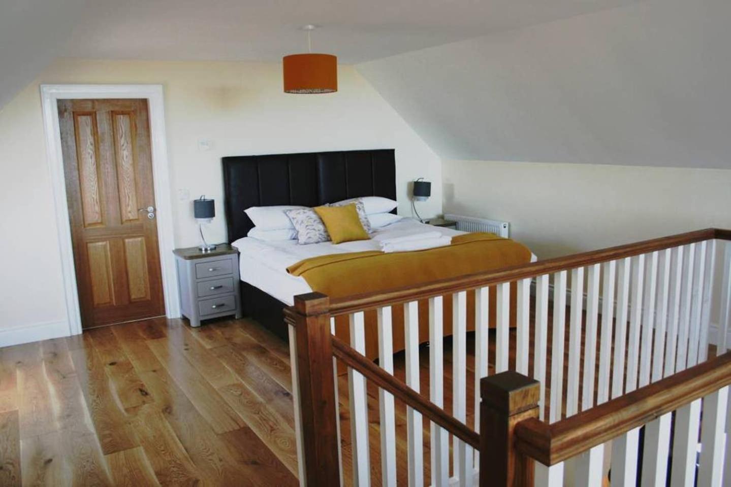Three-Bedroom Chalet - Photo 8