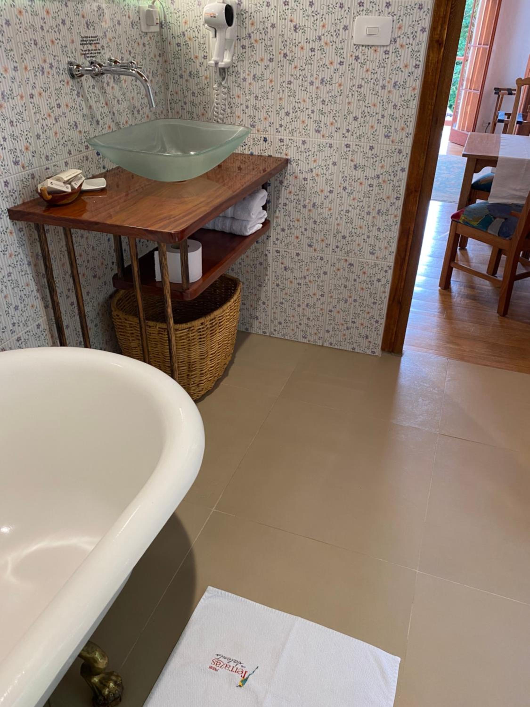 Deluxe Double Room with Bath photo 3