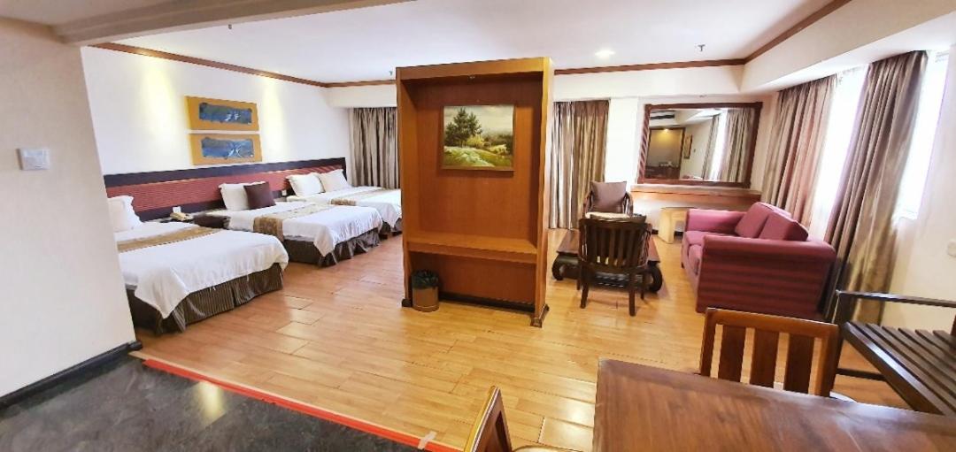 Executive King Room - Photo 3