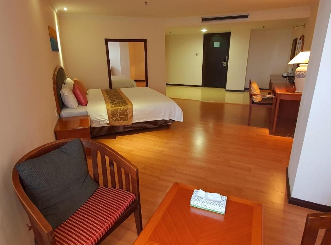Superior King Room - Photo 3