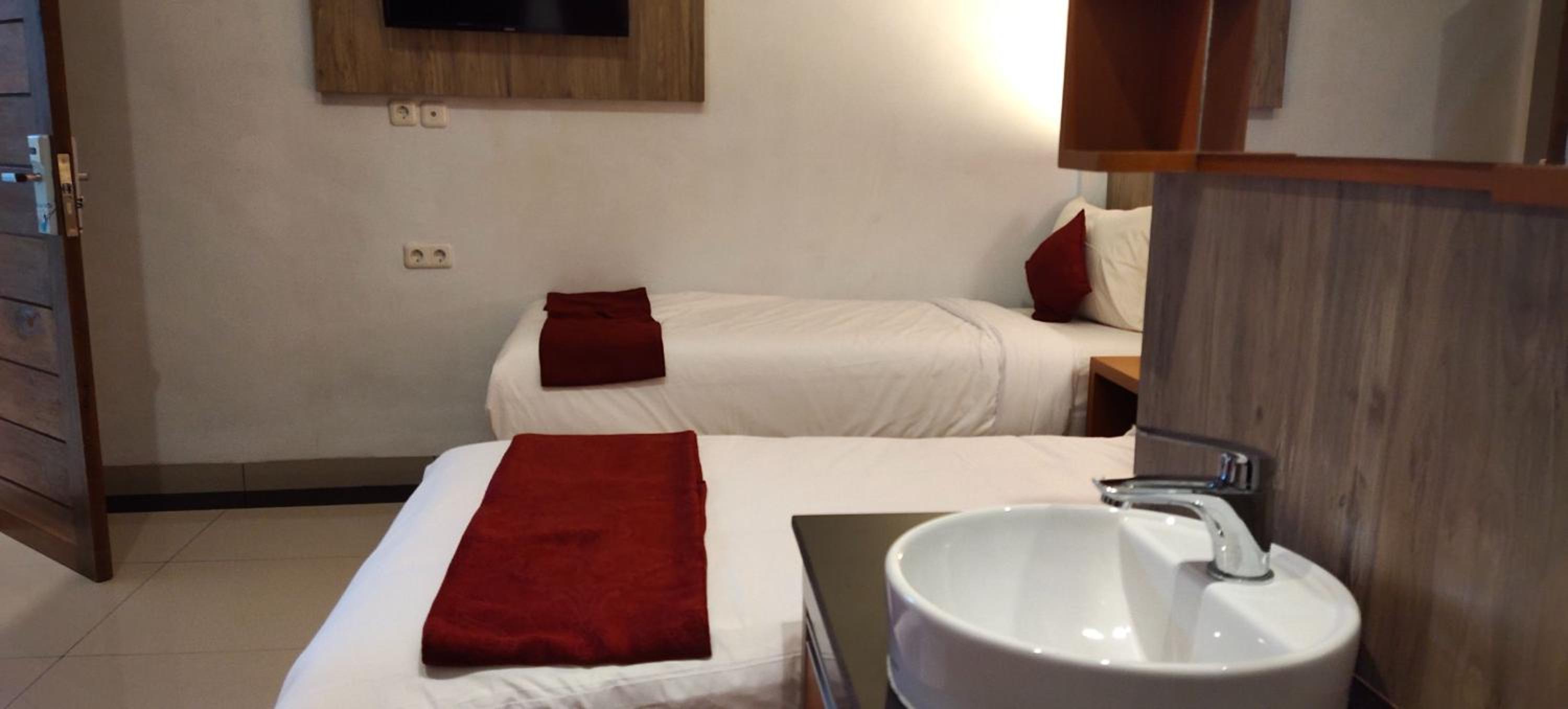 Deluxe Twin Room - Photo 2