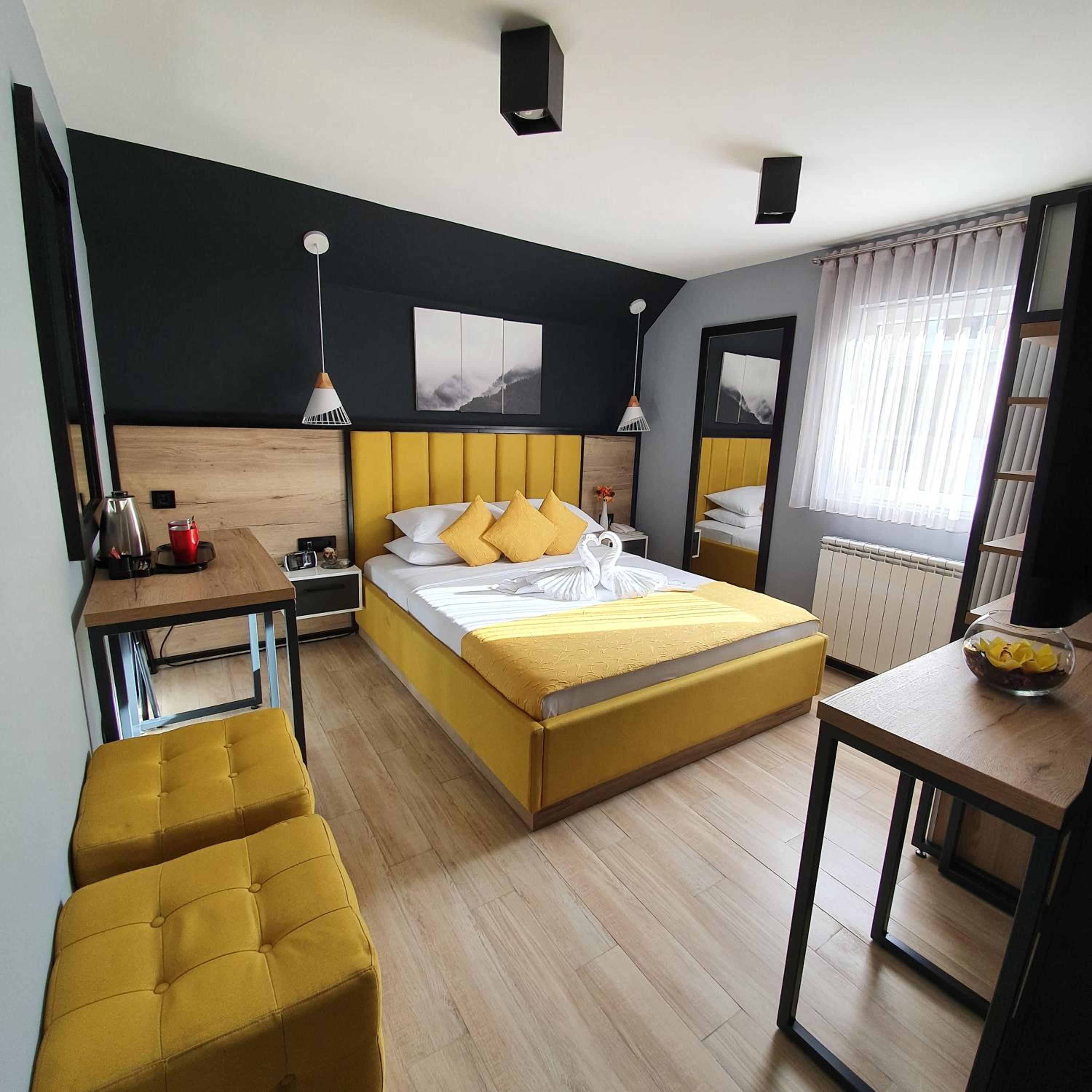 Deluxe Double Room - Photo 1
