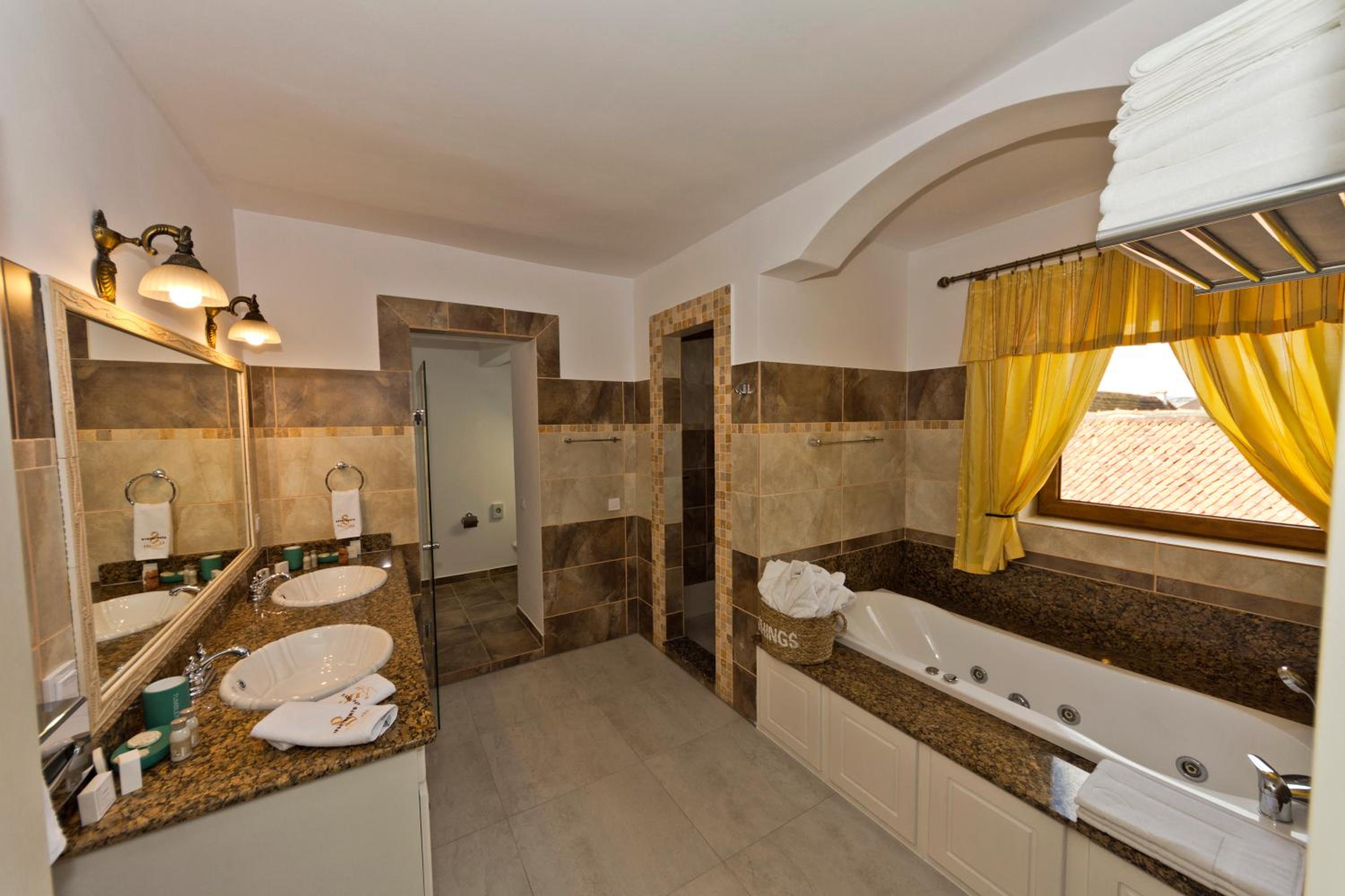 Apartment 3 - Photo 2