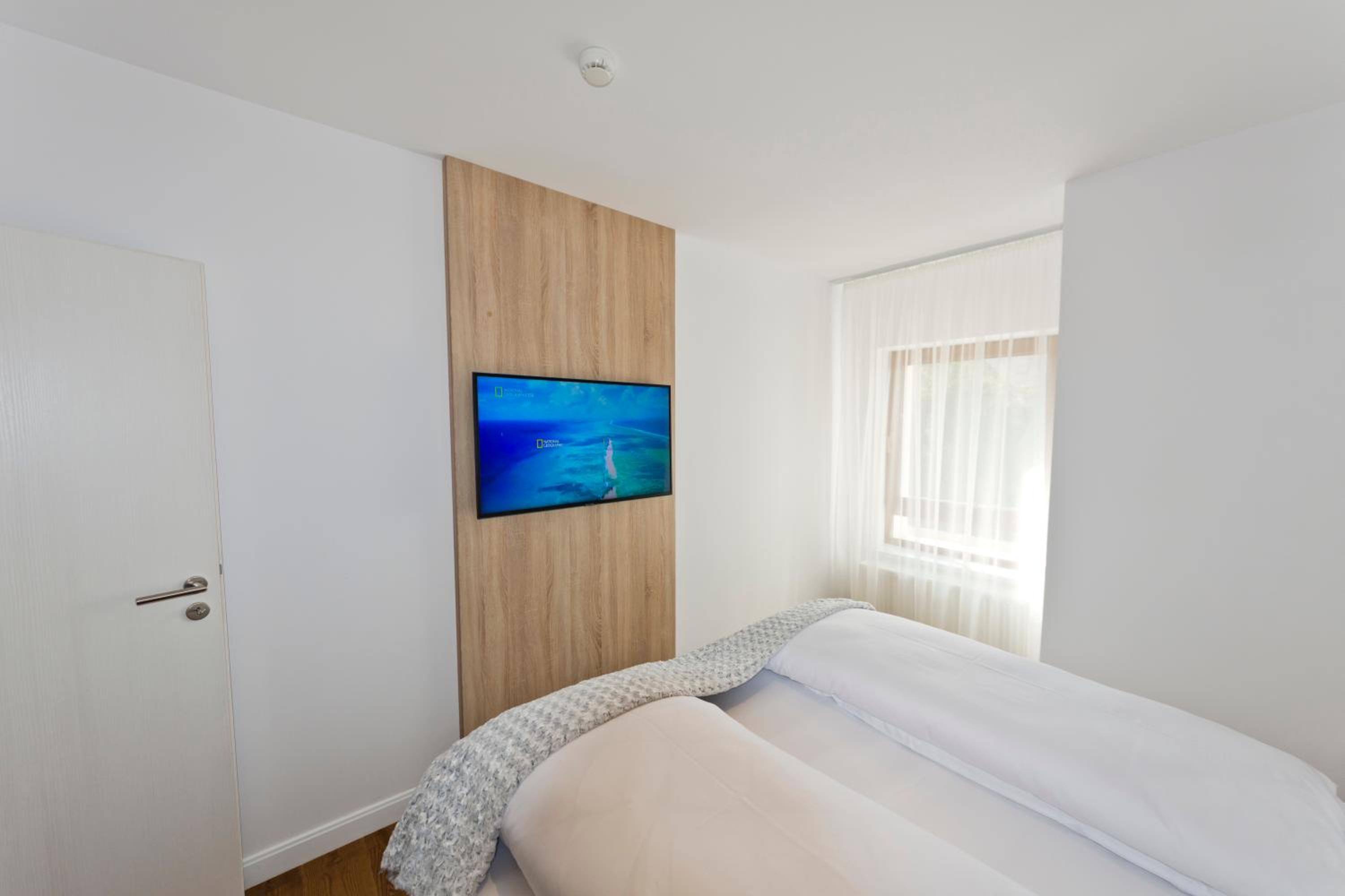 Apartment 4 - Photo 2