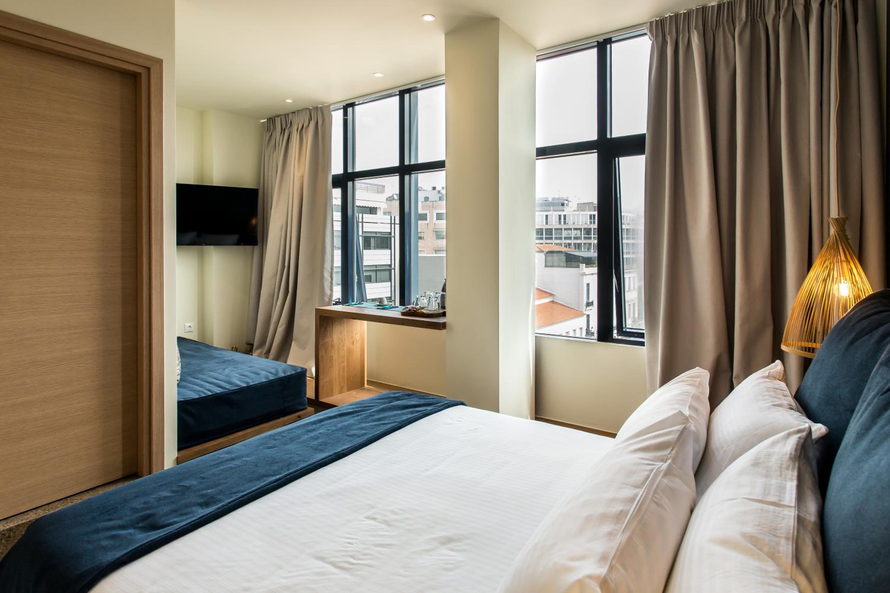 Senior Suite Metropolis View photo 1