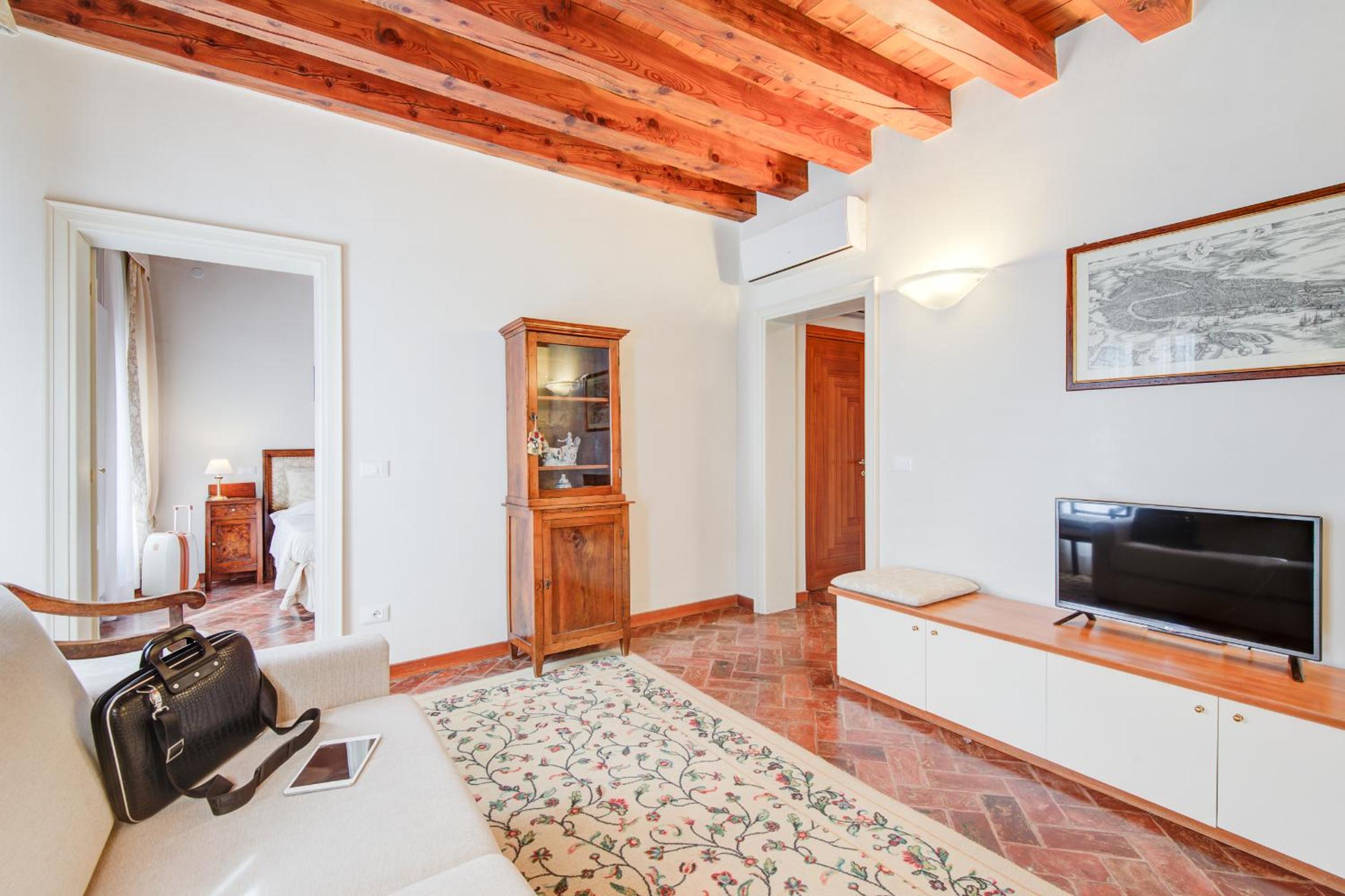 Apartment - Ground Floor photo 3