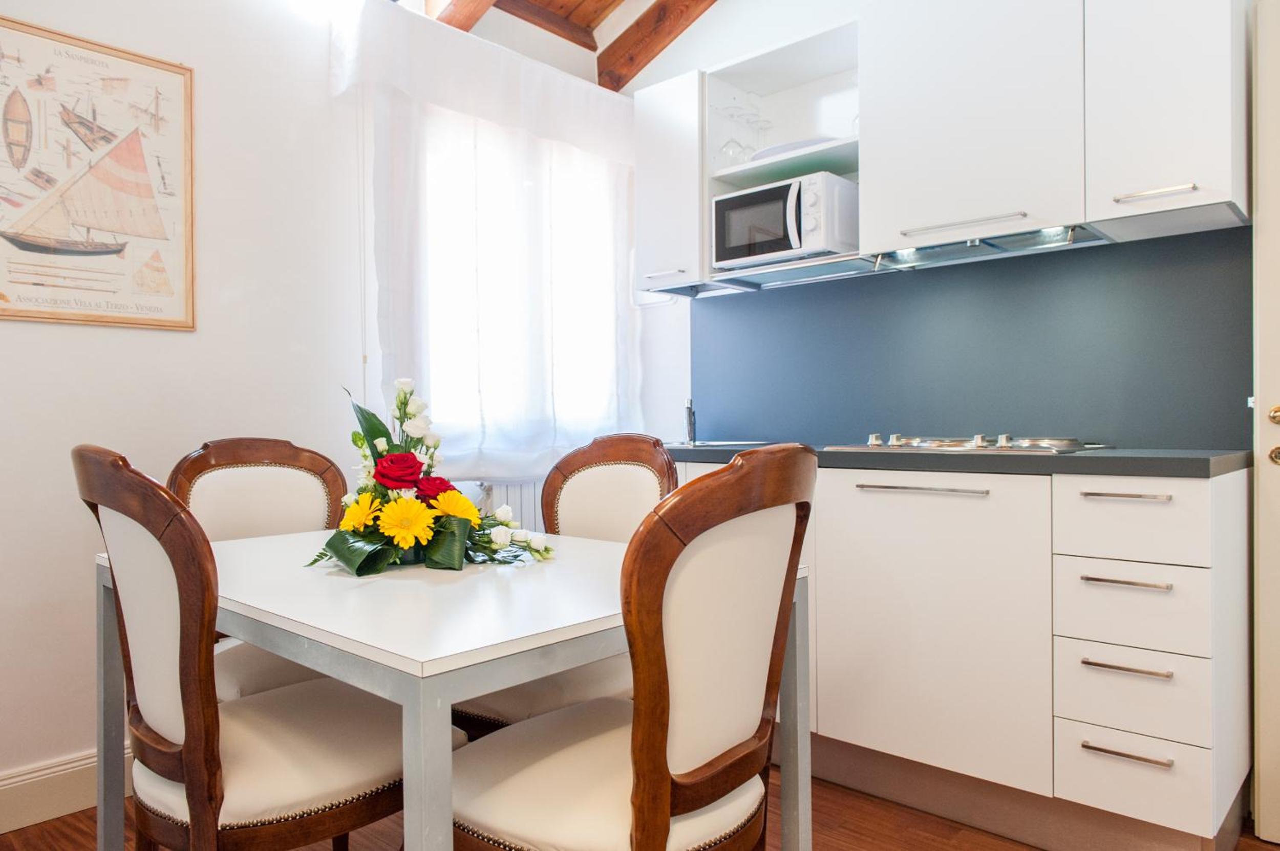 Apartment - Split Level photo 3