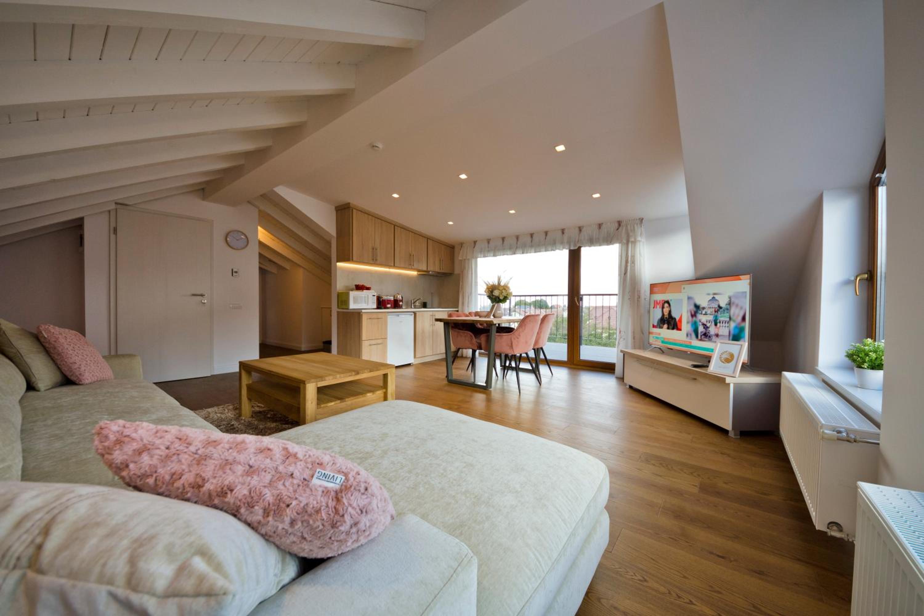 Apartment 5 - Photo 7