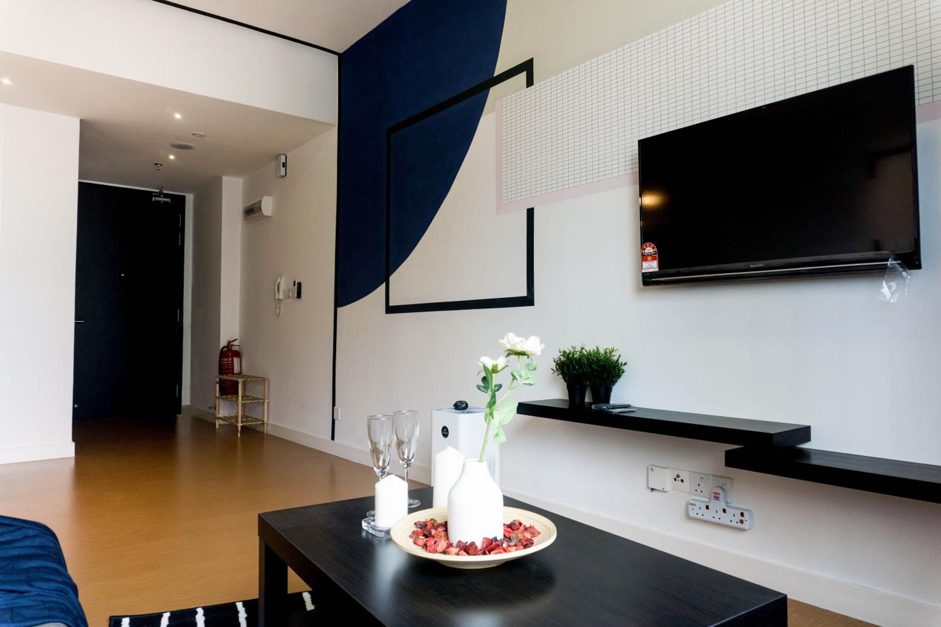One-Bedroom Apartment - Photo 5