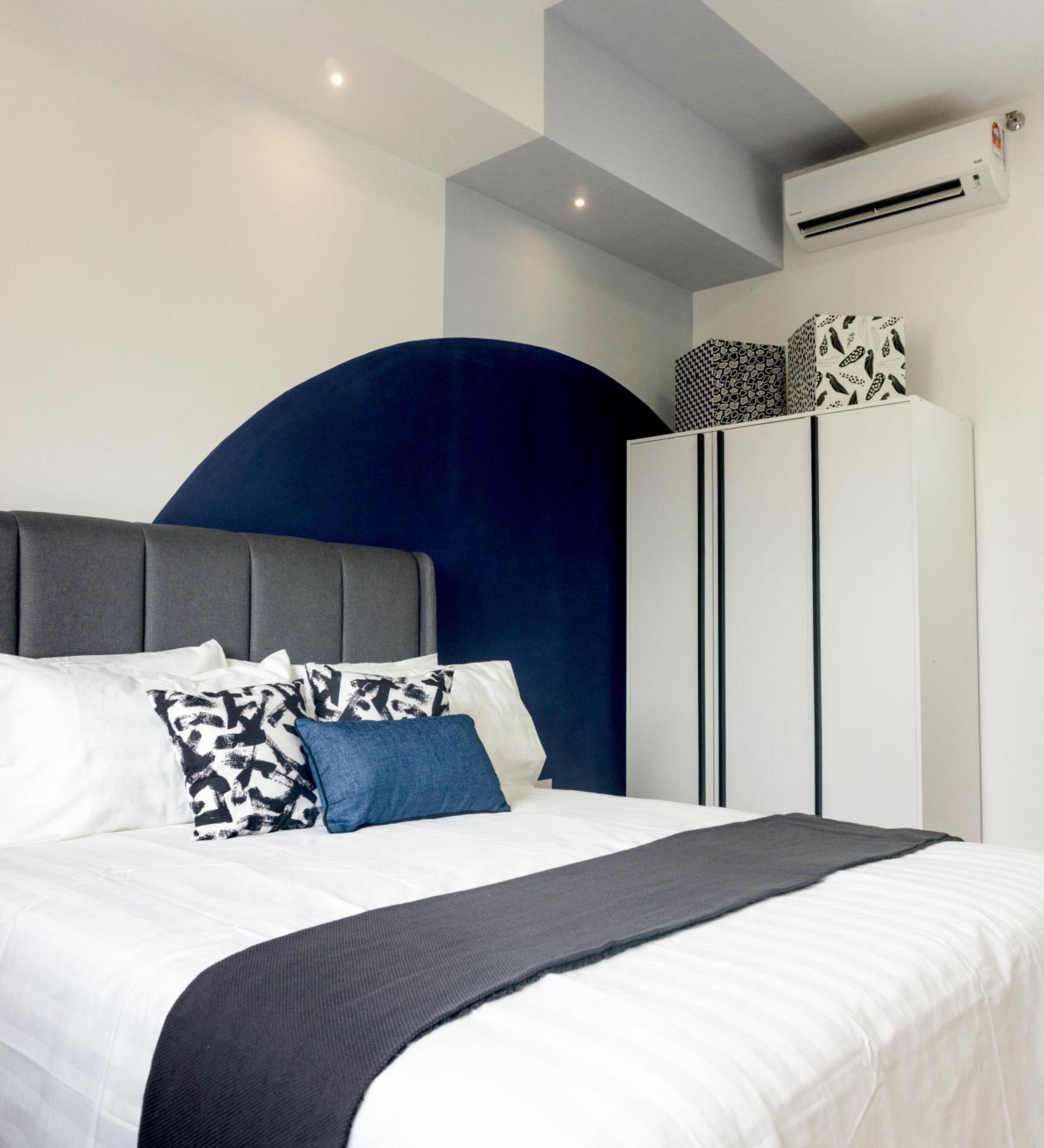 One-Bedroom Apartment - Photo 6