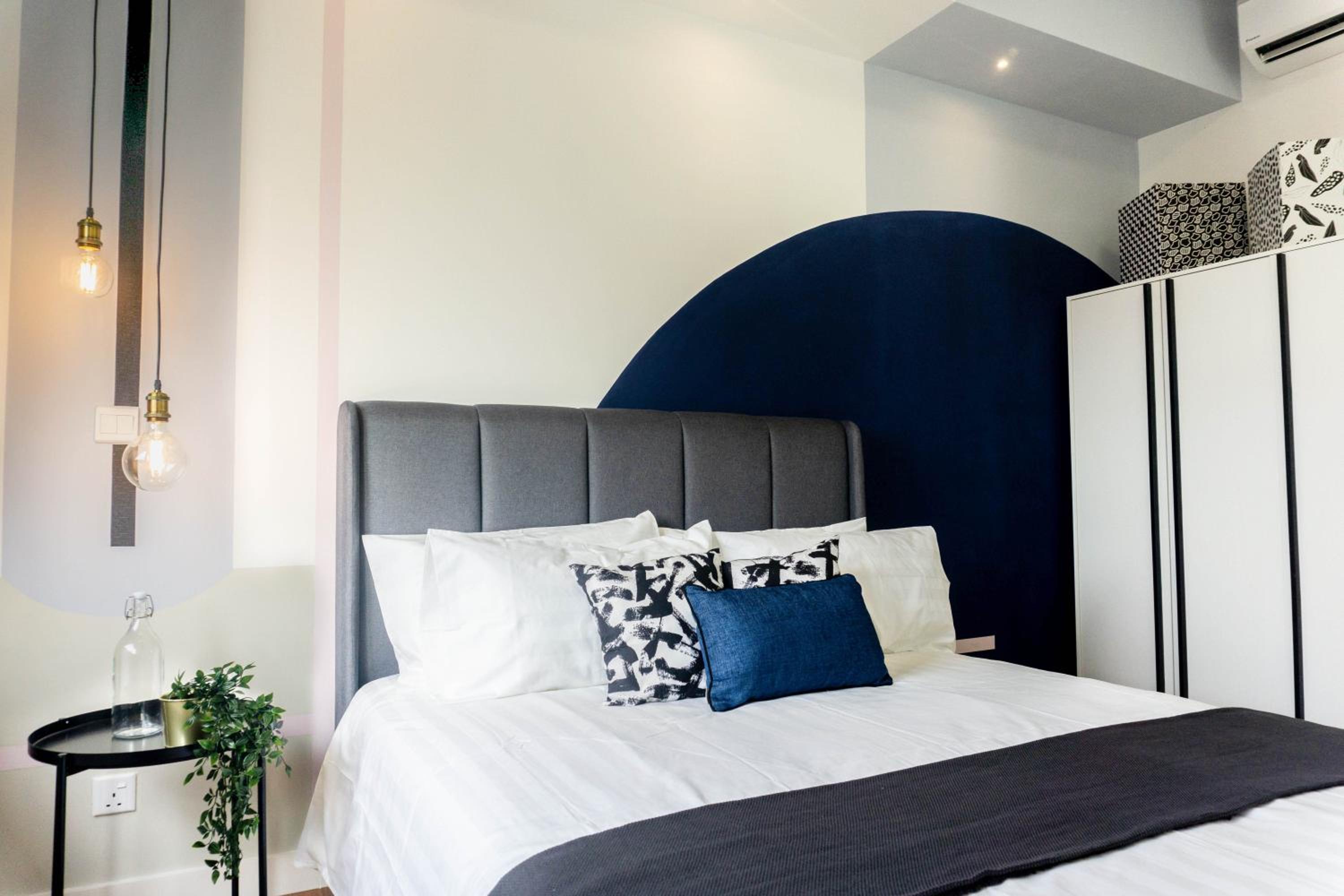 One-Bedroom Apartment - Photo 7