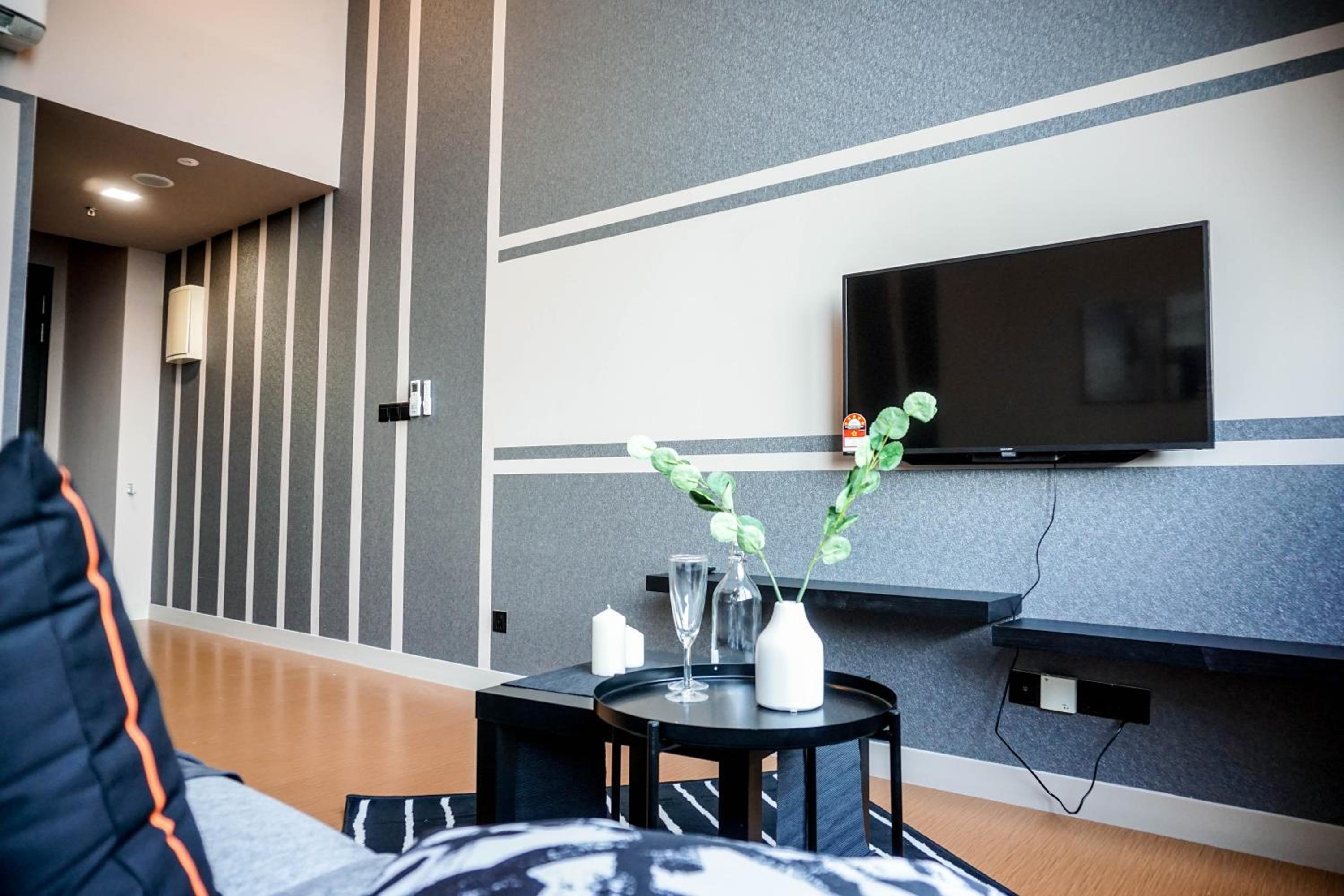 One-Bedroom Apartment - Photo 17