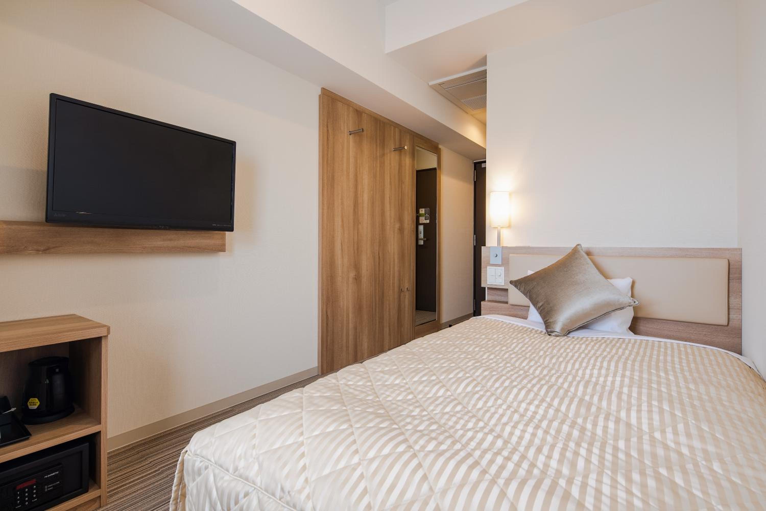 Single Room - Non-Smoking photo 3