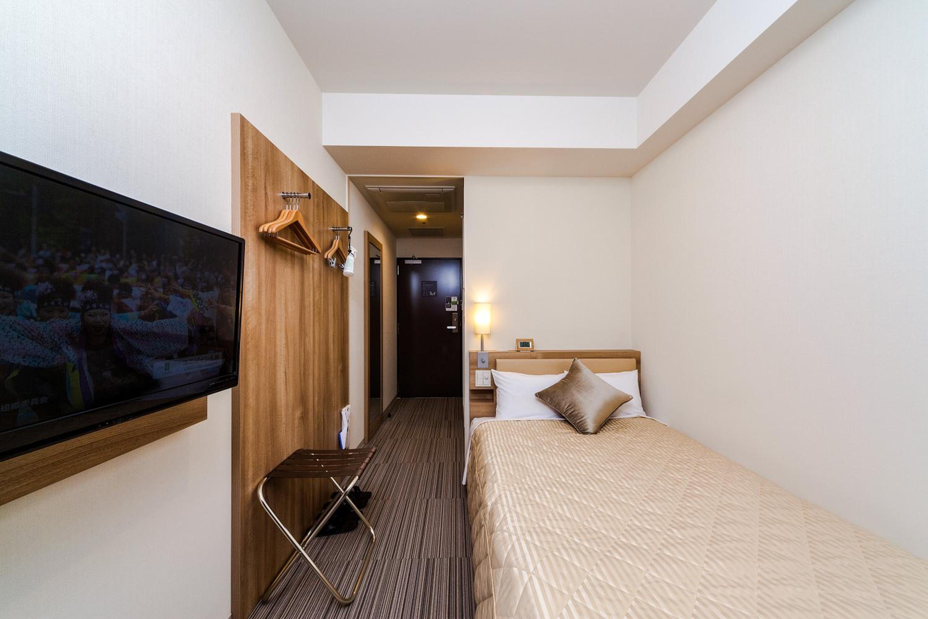 Double Room with Small Double Bed - Non-Smoking photo 2