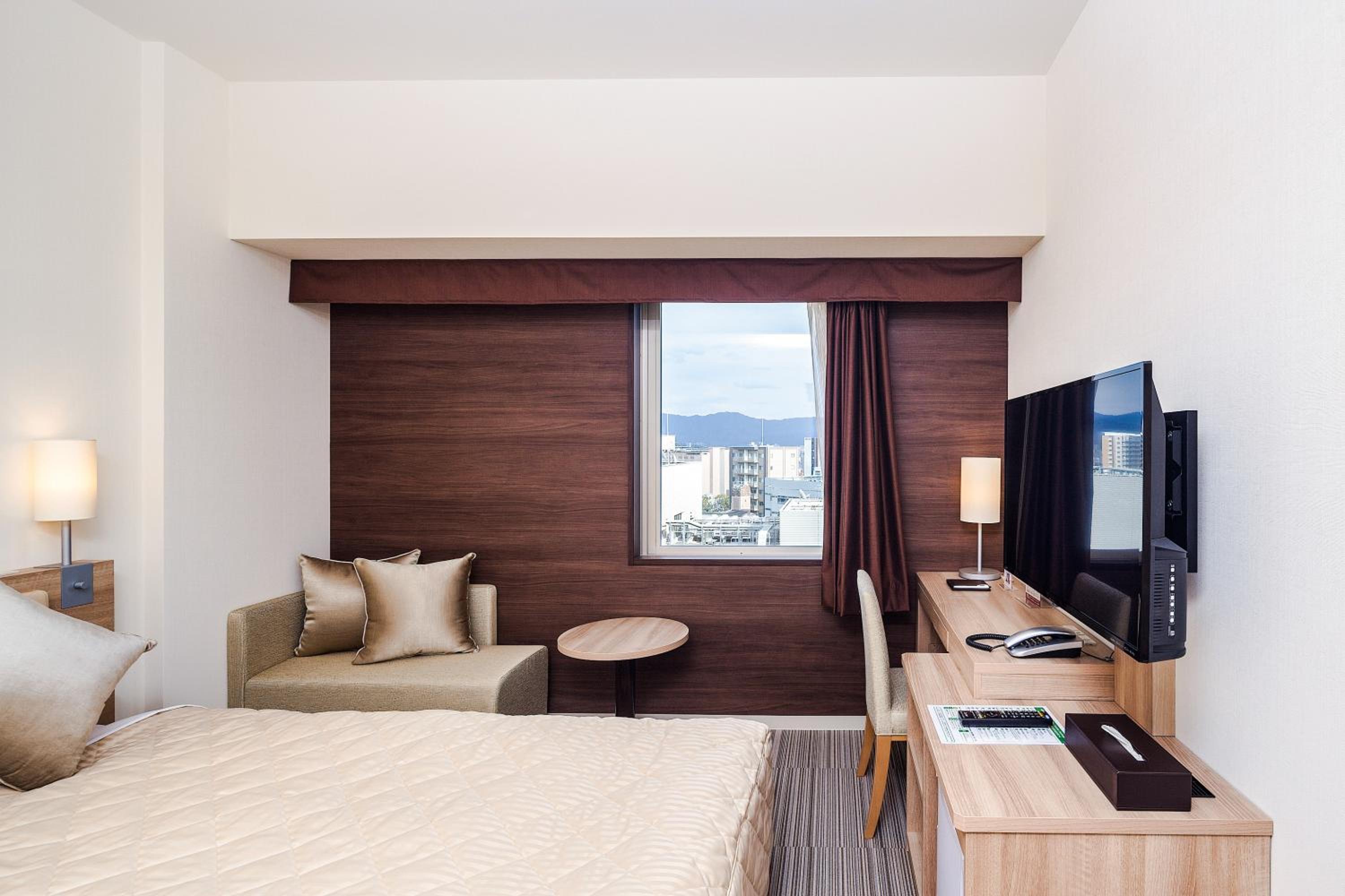 Twin Room - Non-Smoking photo 2