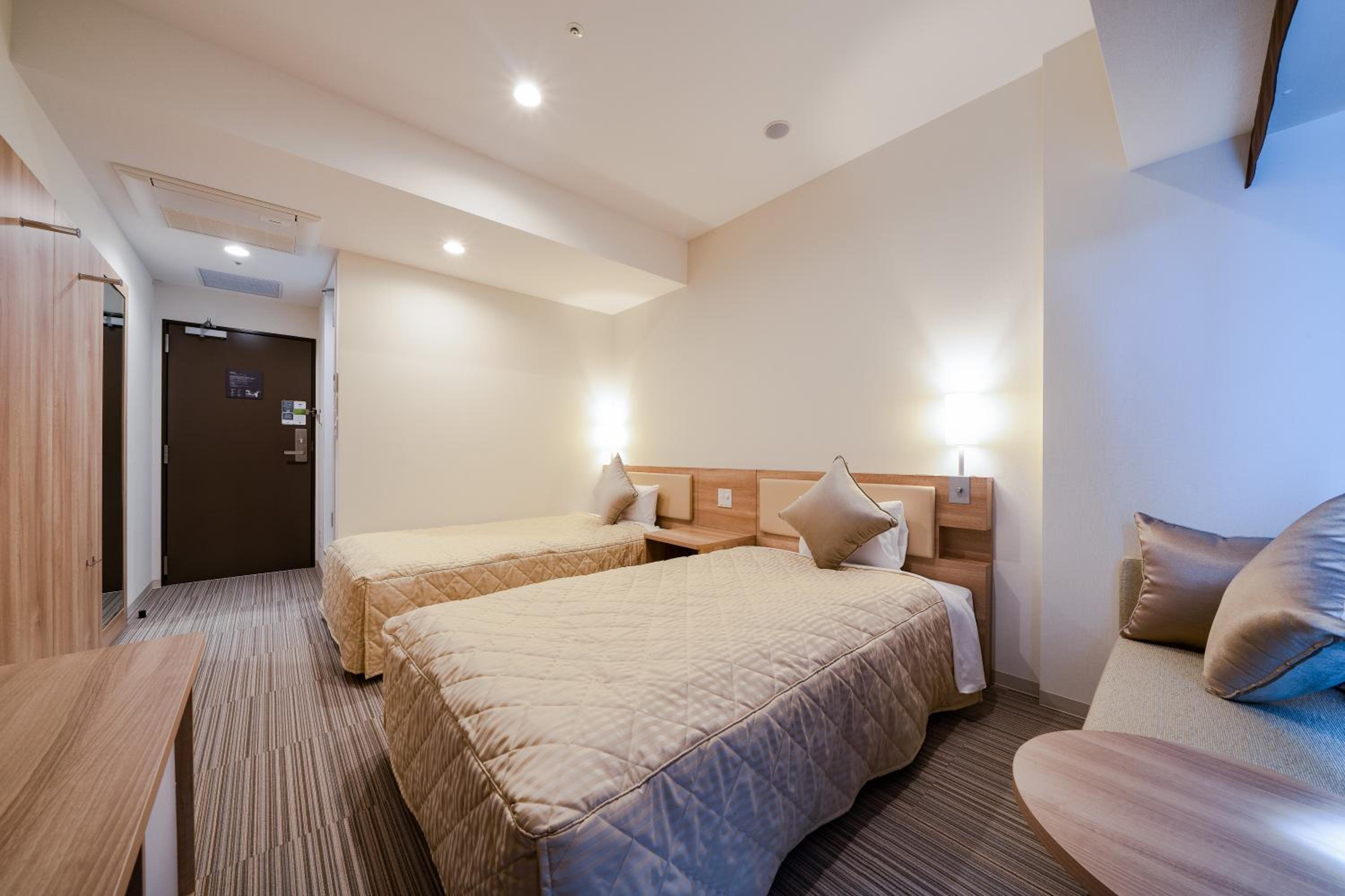 Twin Room - Non-Smoking photo 3