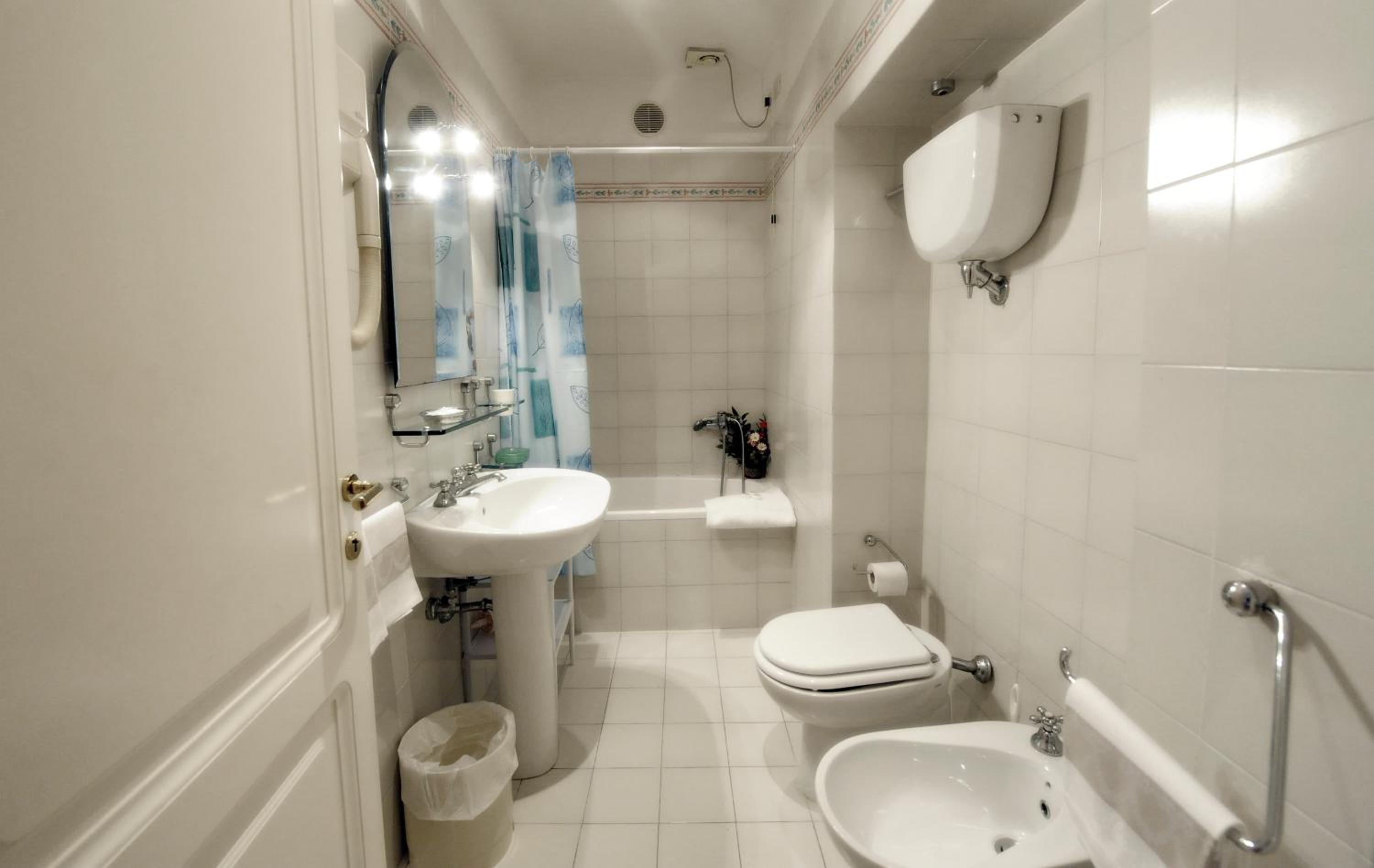 Double Room - Photo 4
