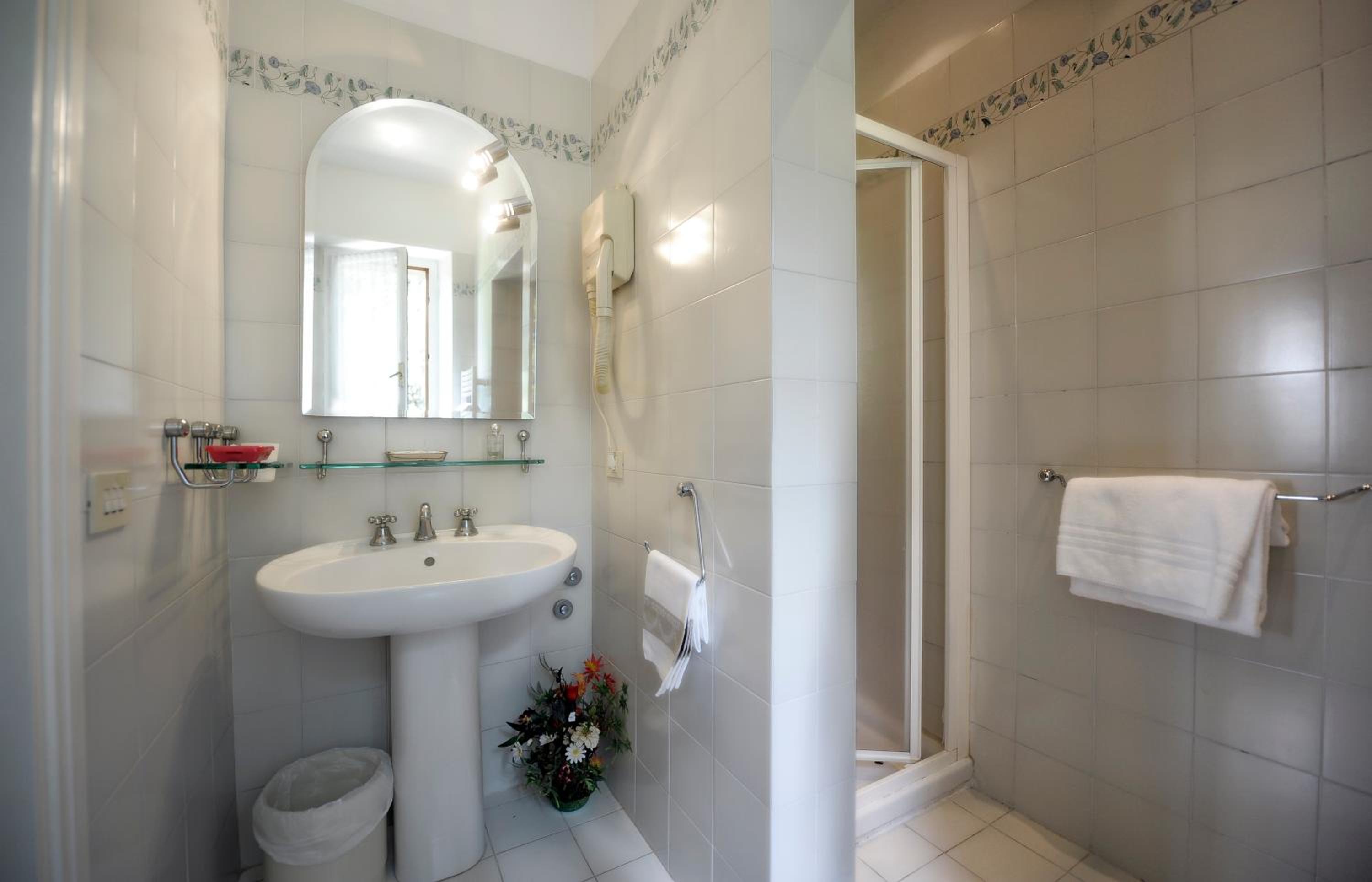 Double Room - Photo 2