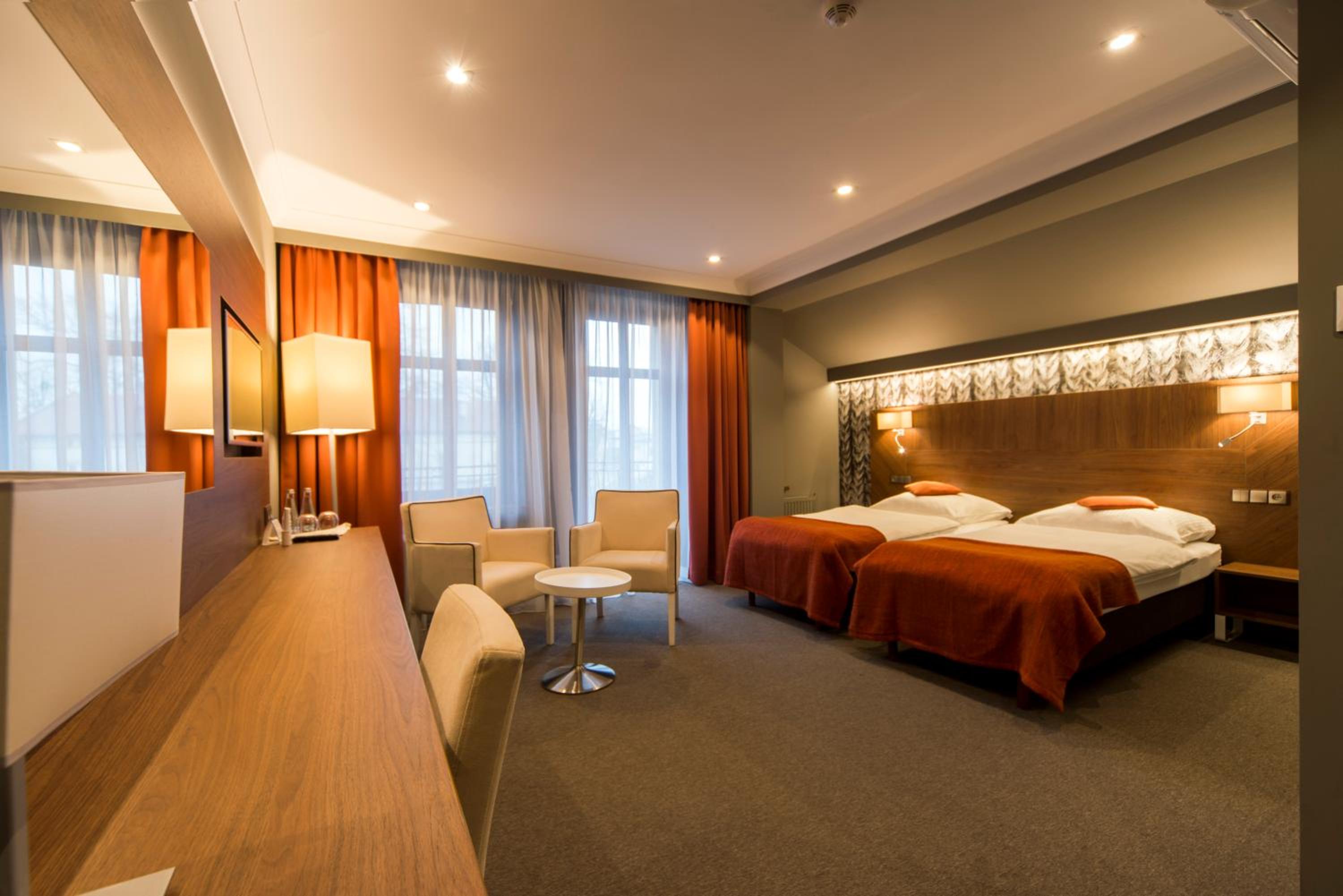 Deluxe Double Room with Balcony photo 3
