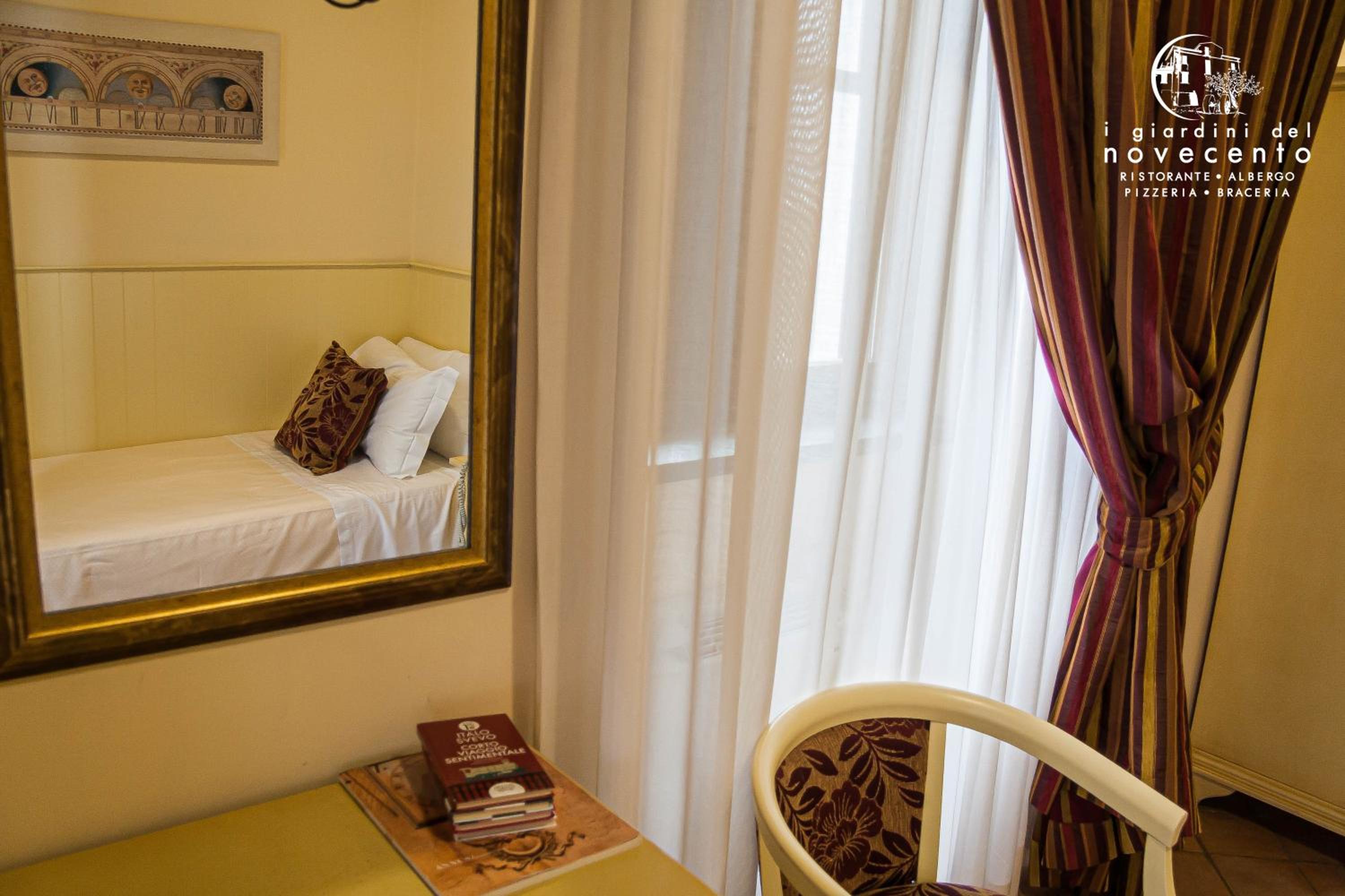 Single Room photo 3