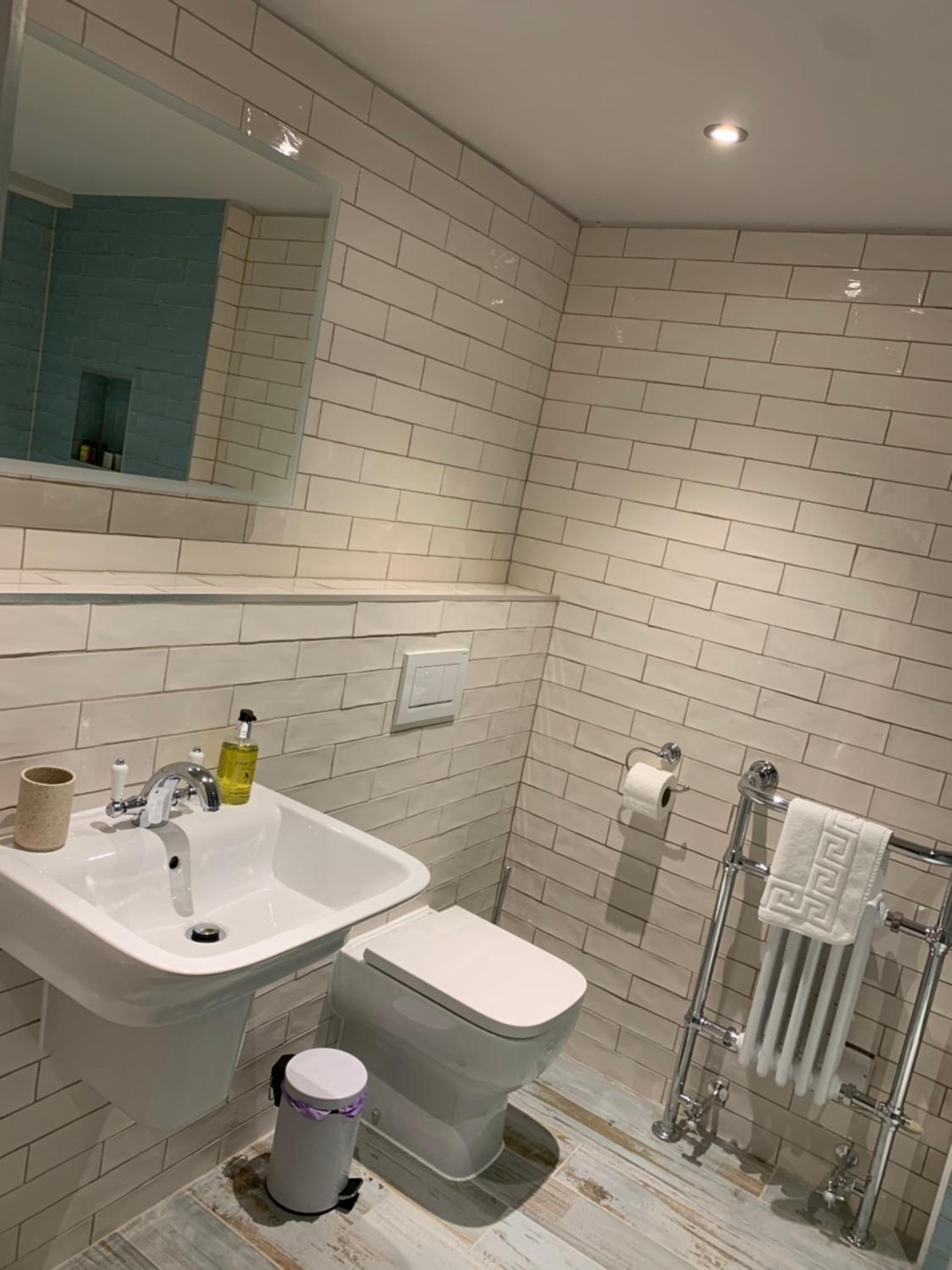 Two-Bedroom Cottage (The Stables) - Photo 4