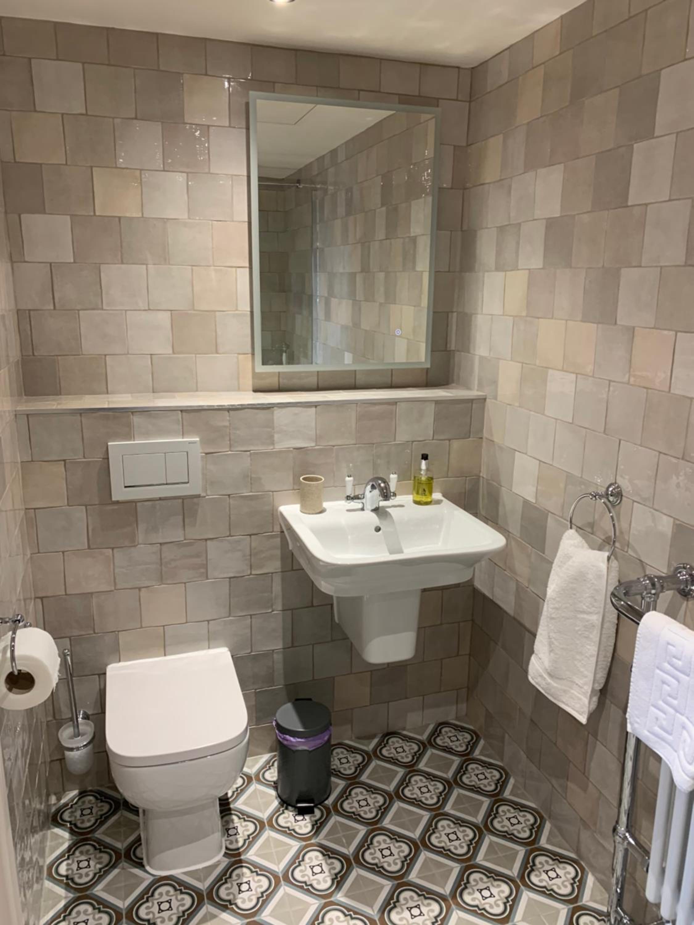 Two-Bedroom Cottage (The Stables) - Photo 8