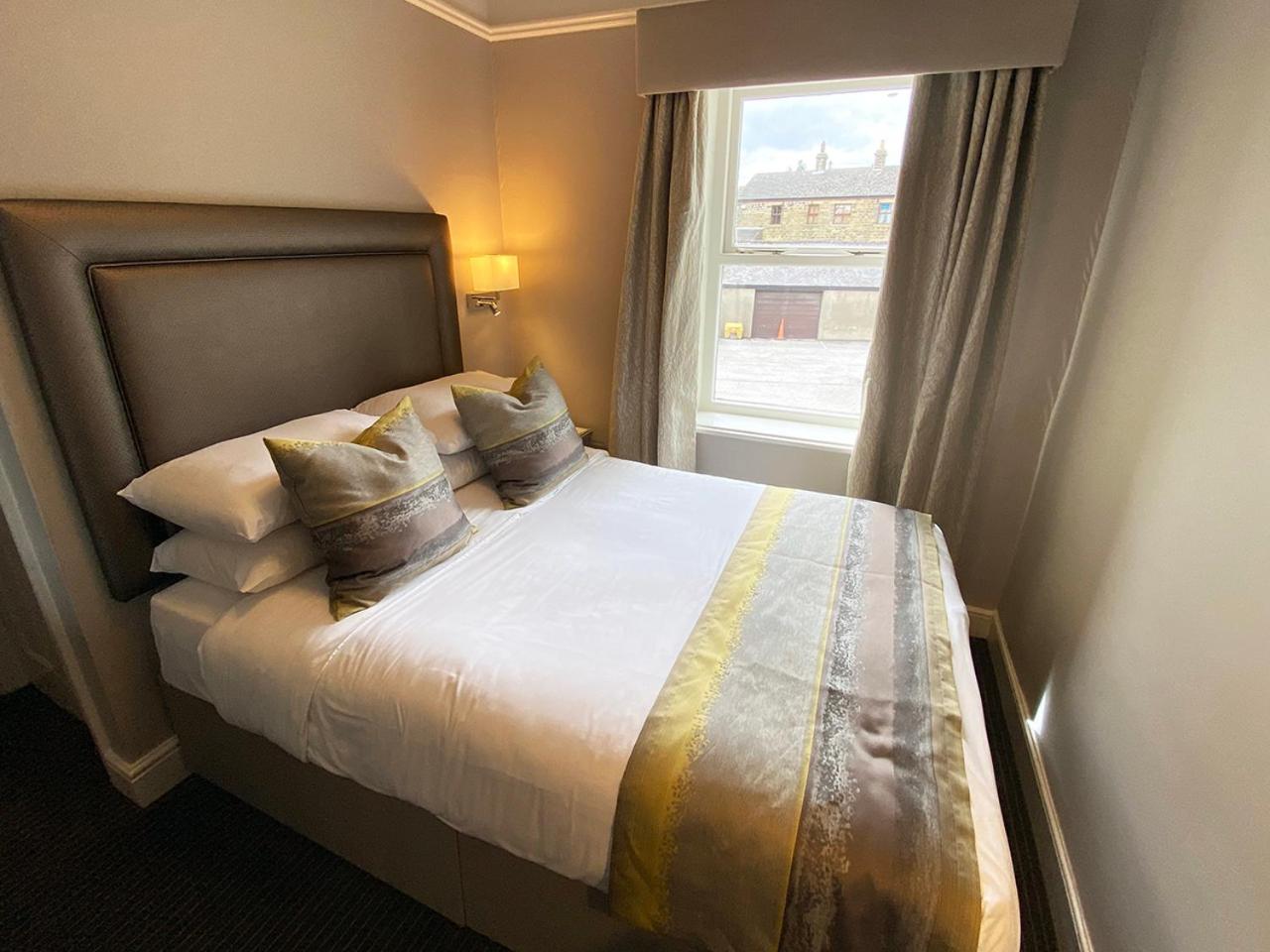 Small Double Room with Shower  - Photo 1