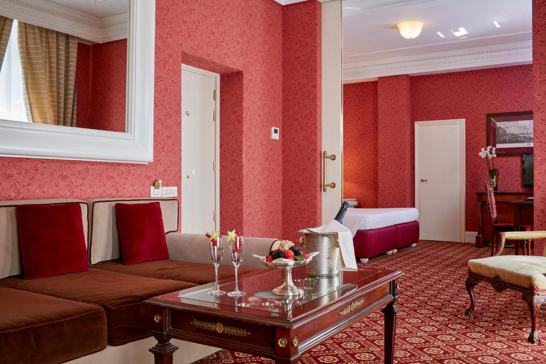 Prestige Suite (Non Smoking) - Photo 1