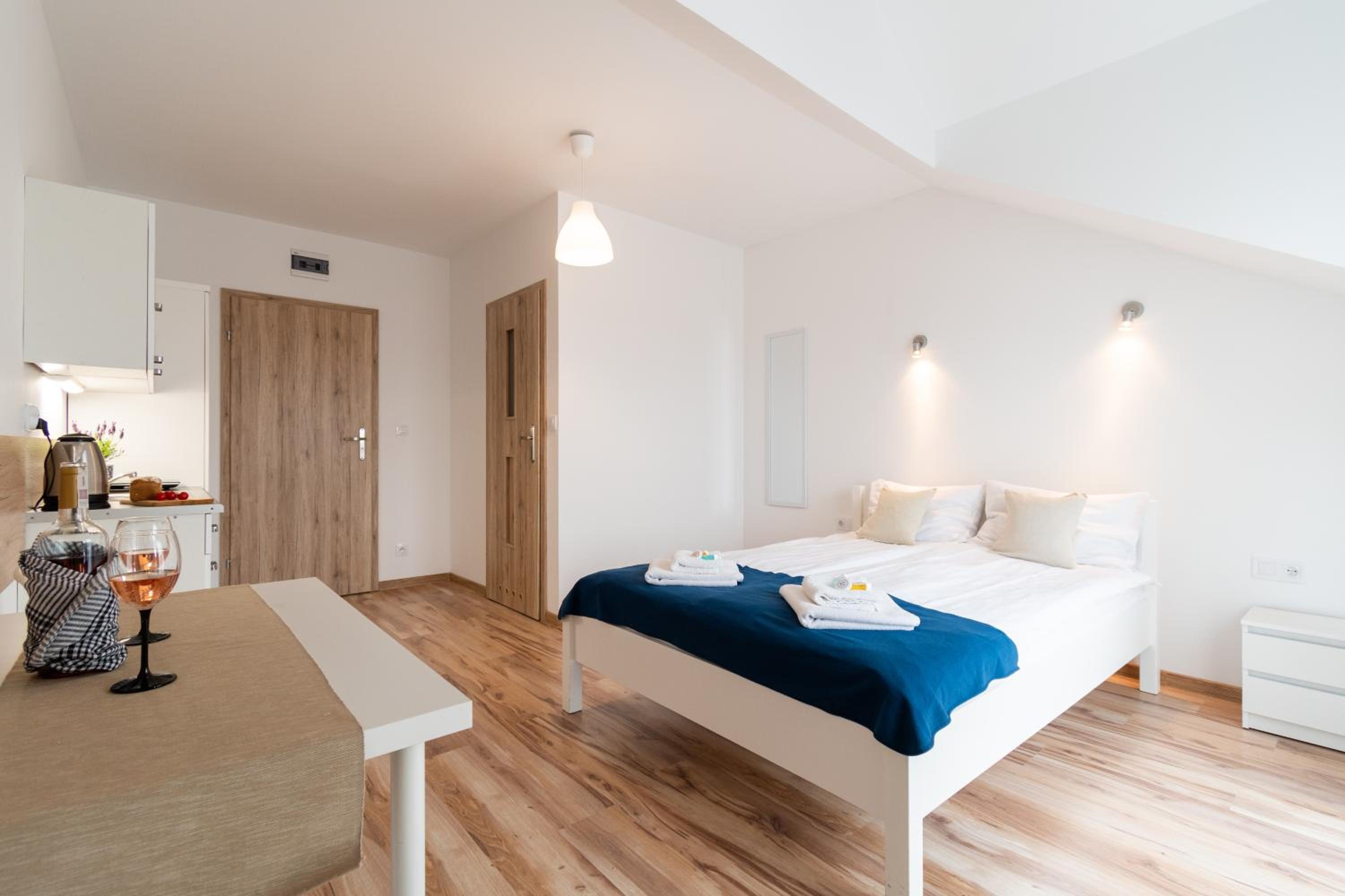 Standard Double Room - Photo 39