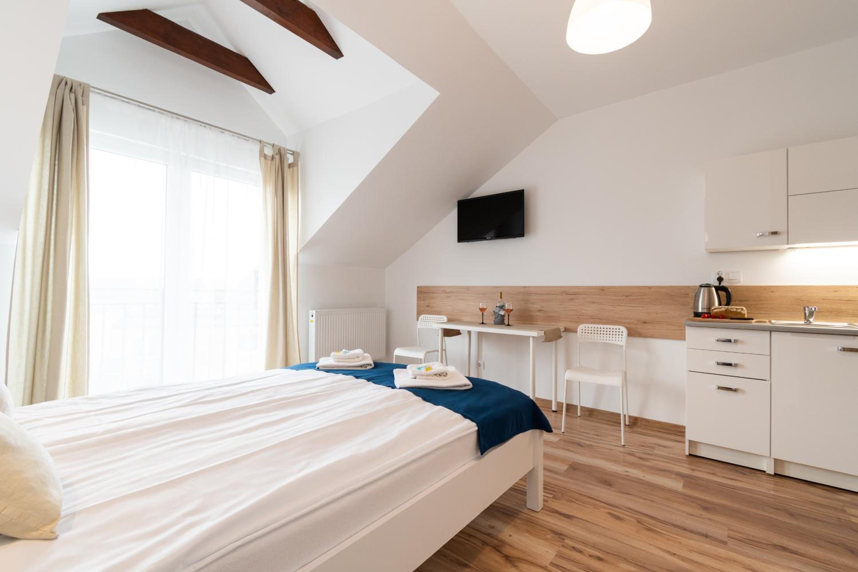Standard Double Room - Photo 2