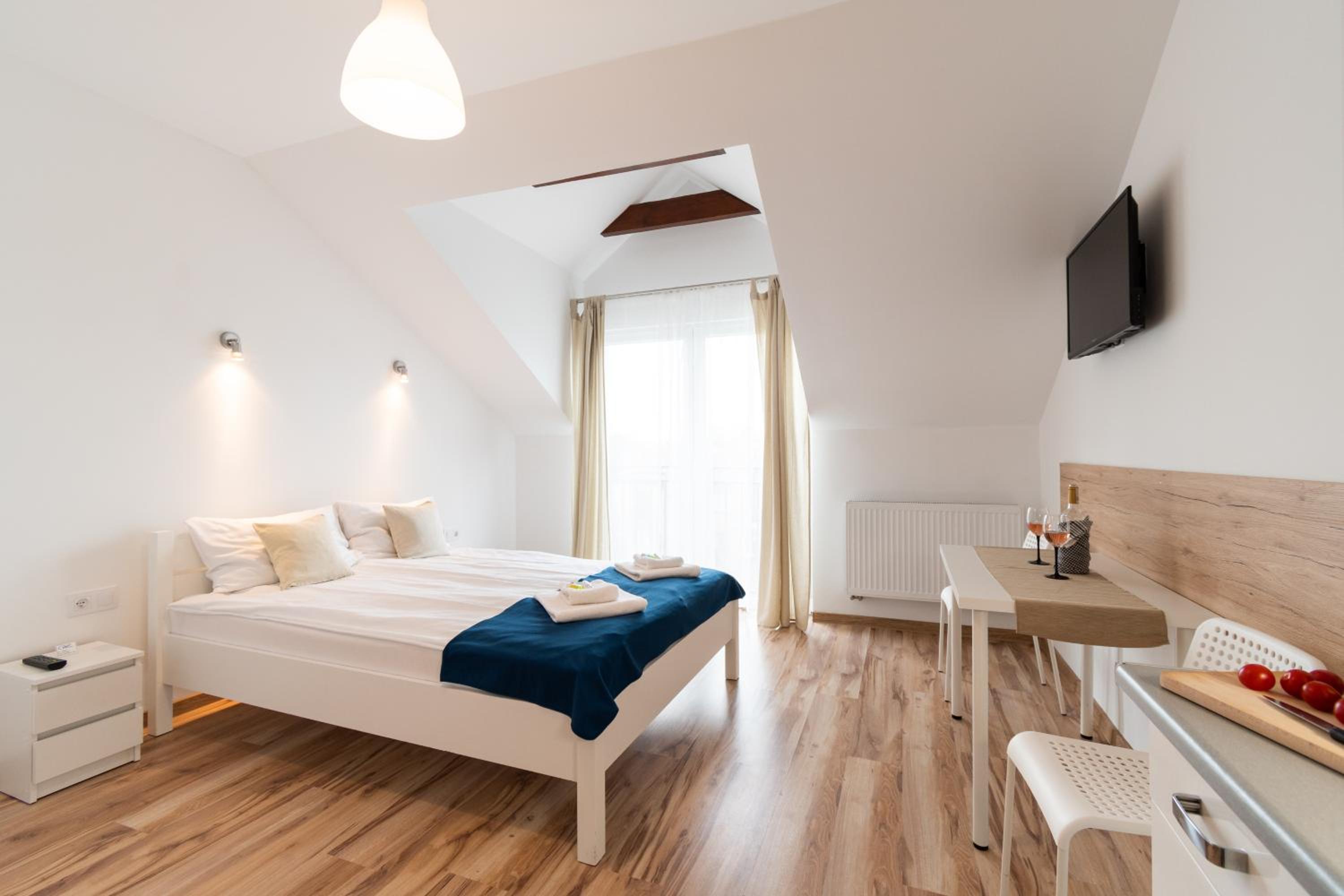 Standard Double Room - Photo 28
