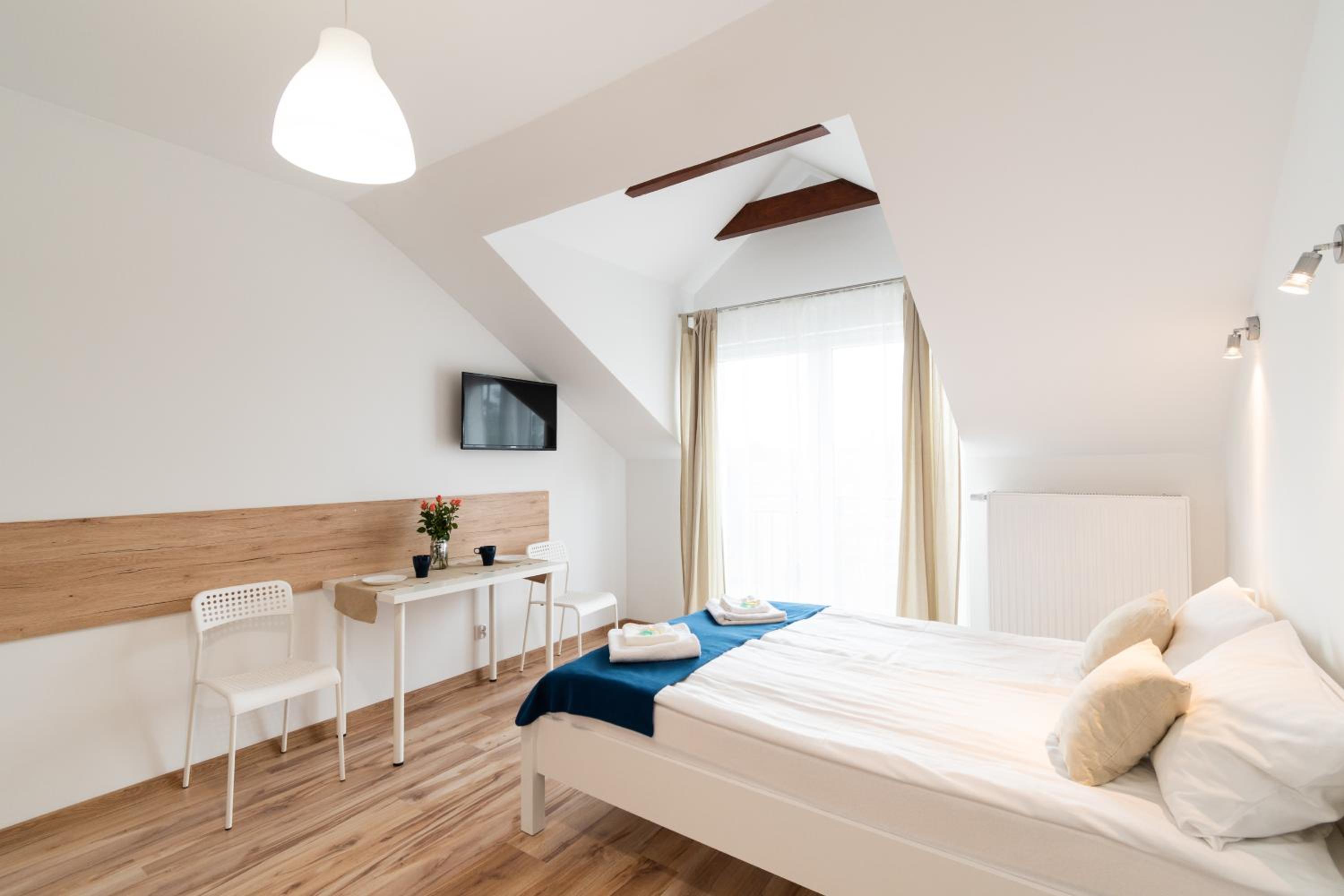 Standard Double Room - Photo 41