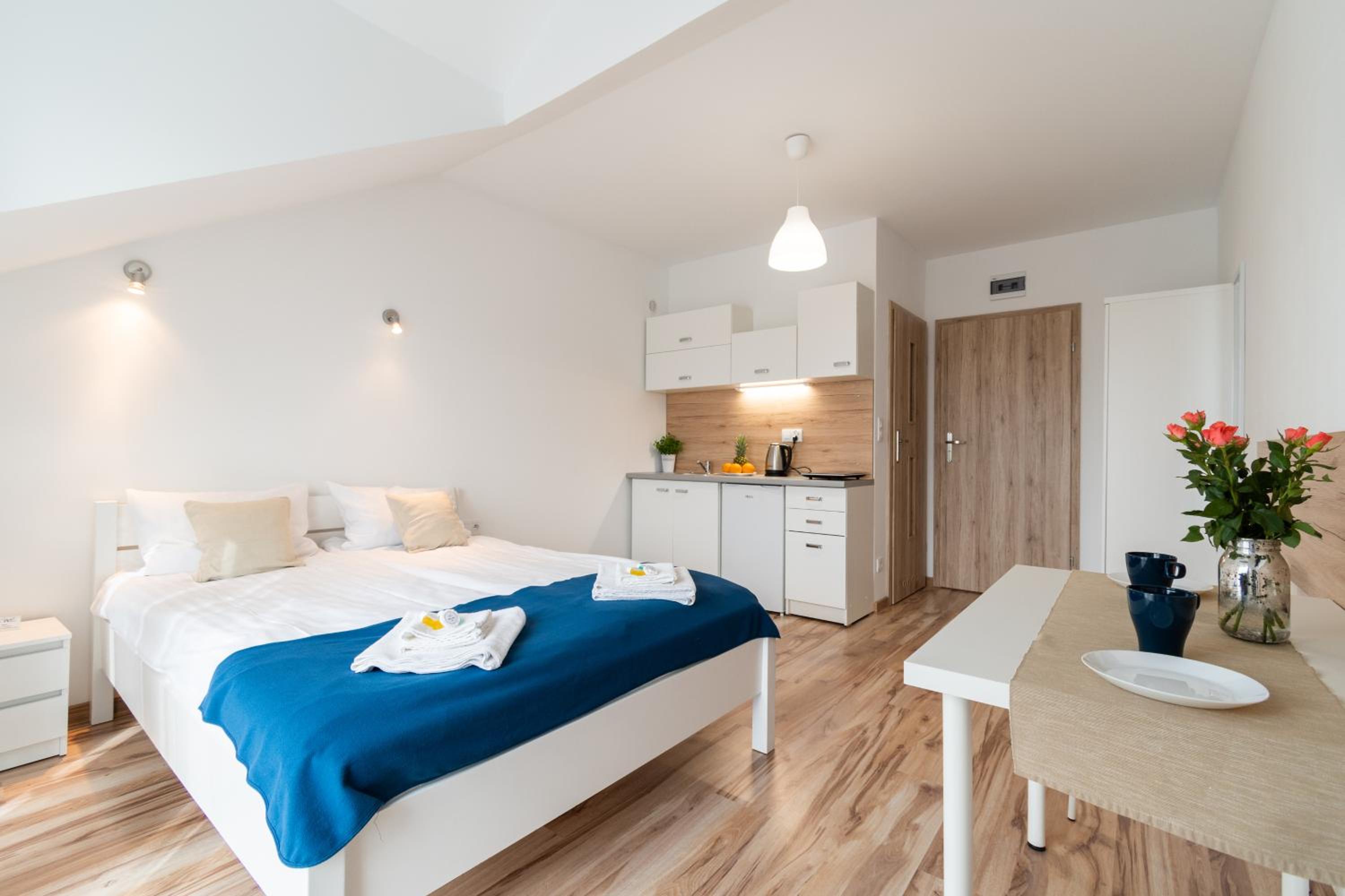 Standard Double Room - Photo 24