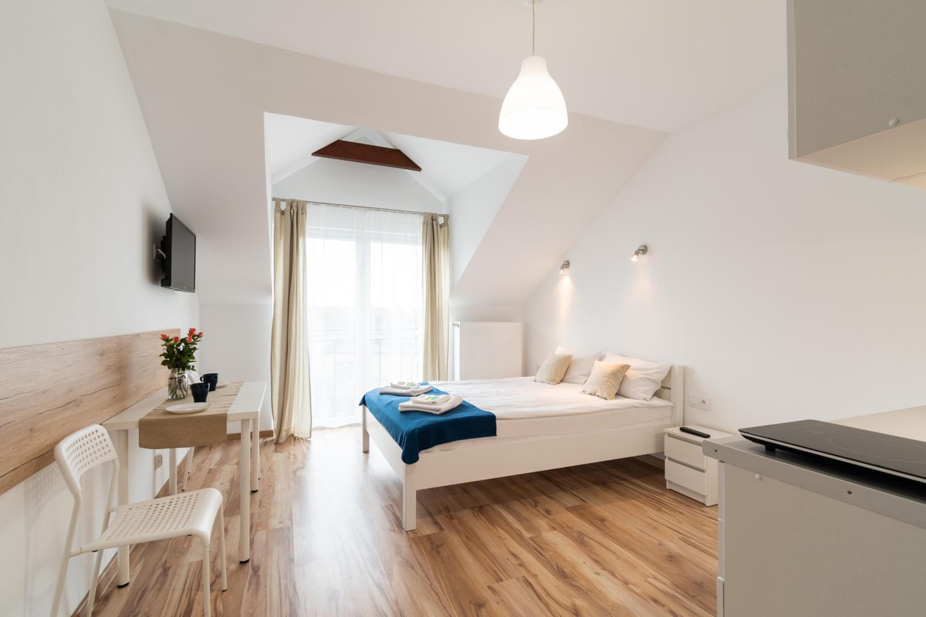 Standard Double Room - Photo 25
