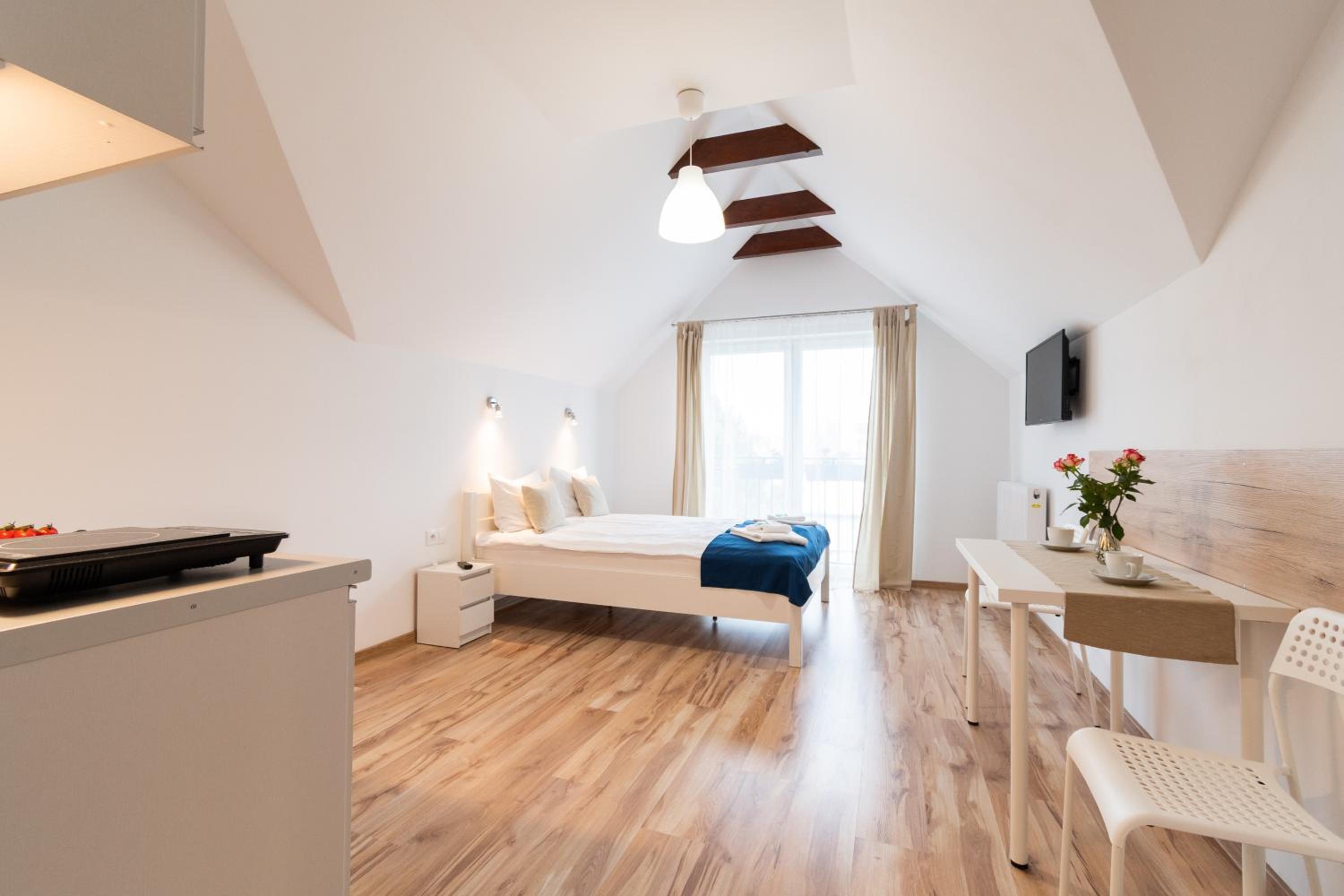 Standard Double Room - Photo 10