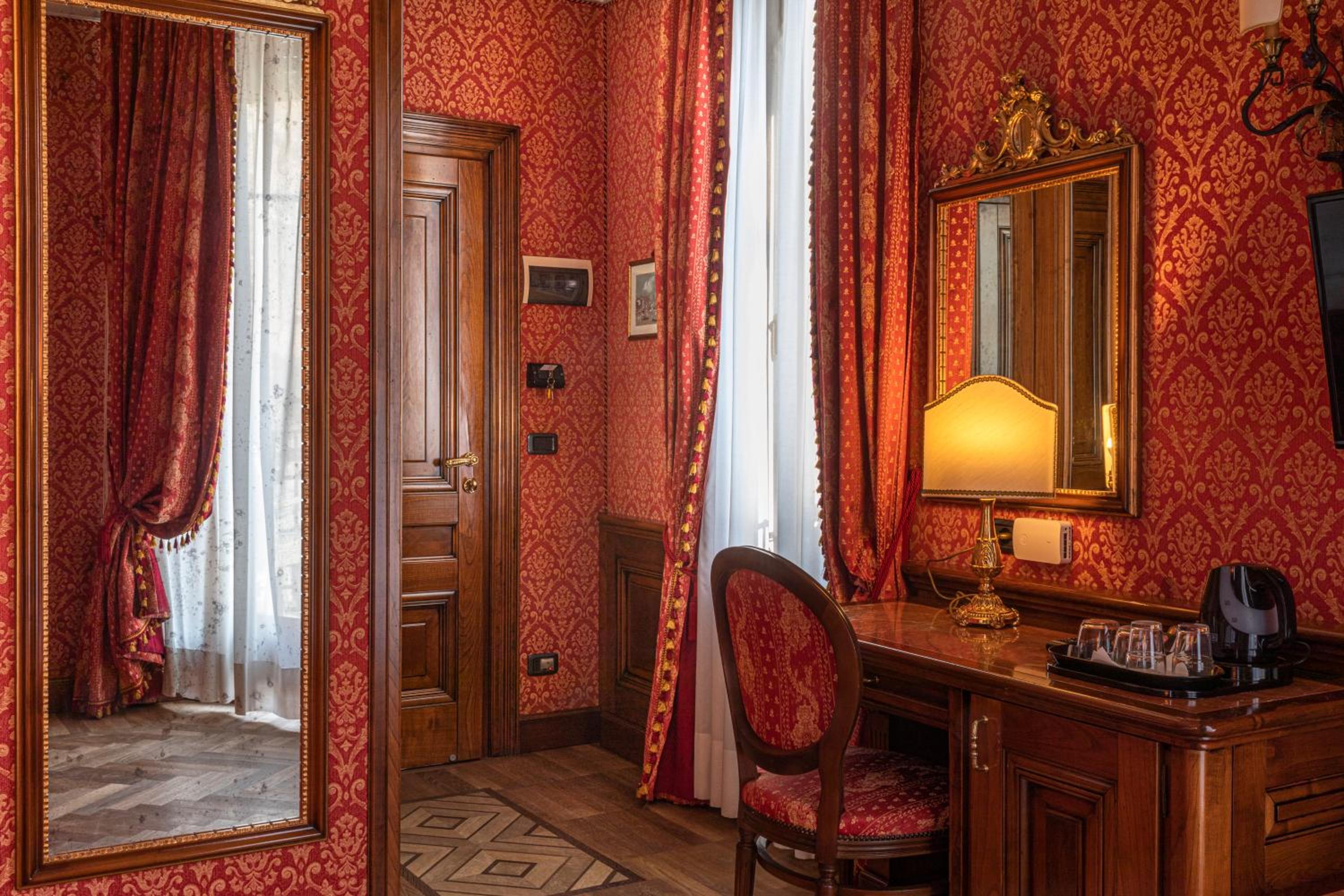 Superior Double or Twin Room with Balcony photo 3