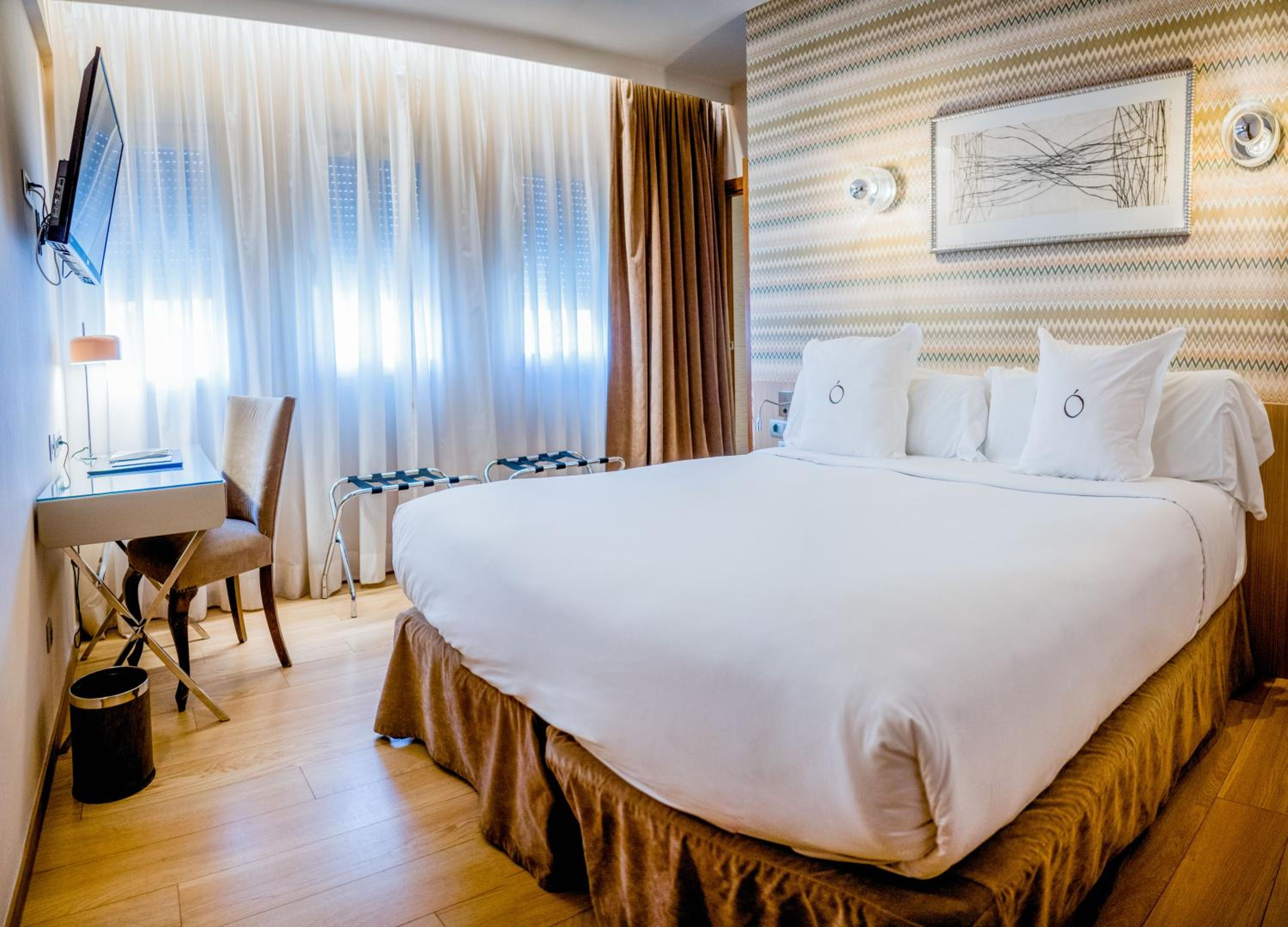 Double or Twin Room - Photo 2