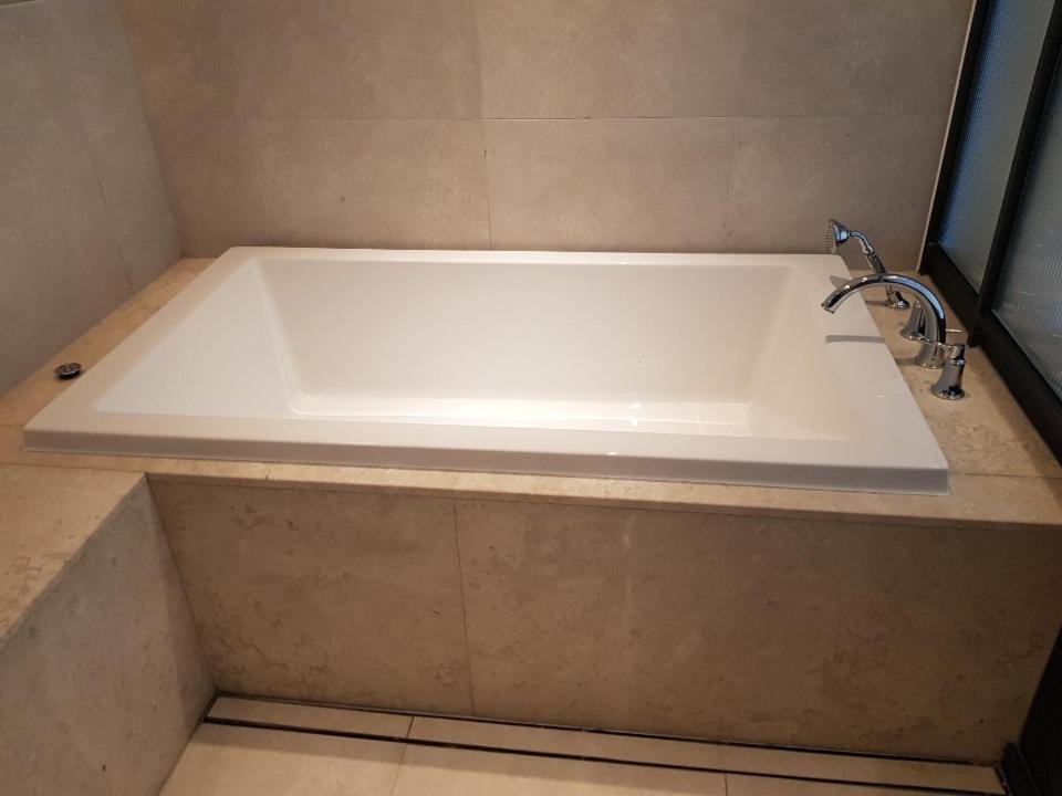Suite - Photo 3