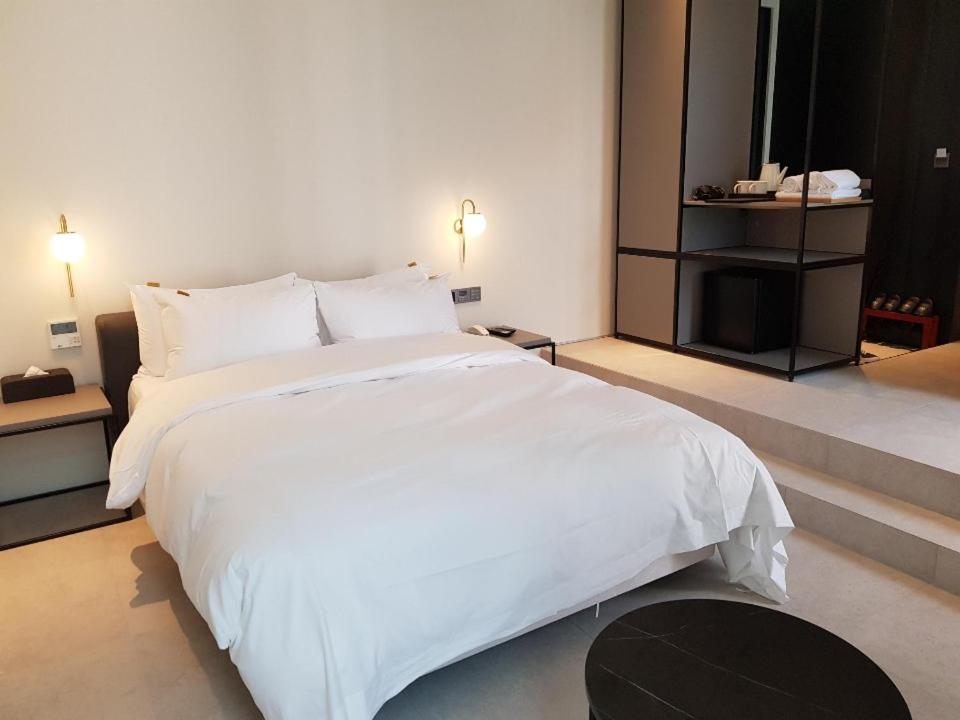 Suite - Photo 4