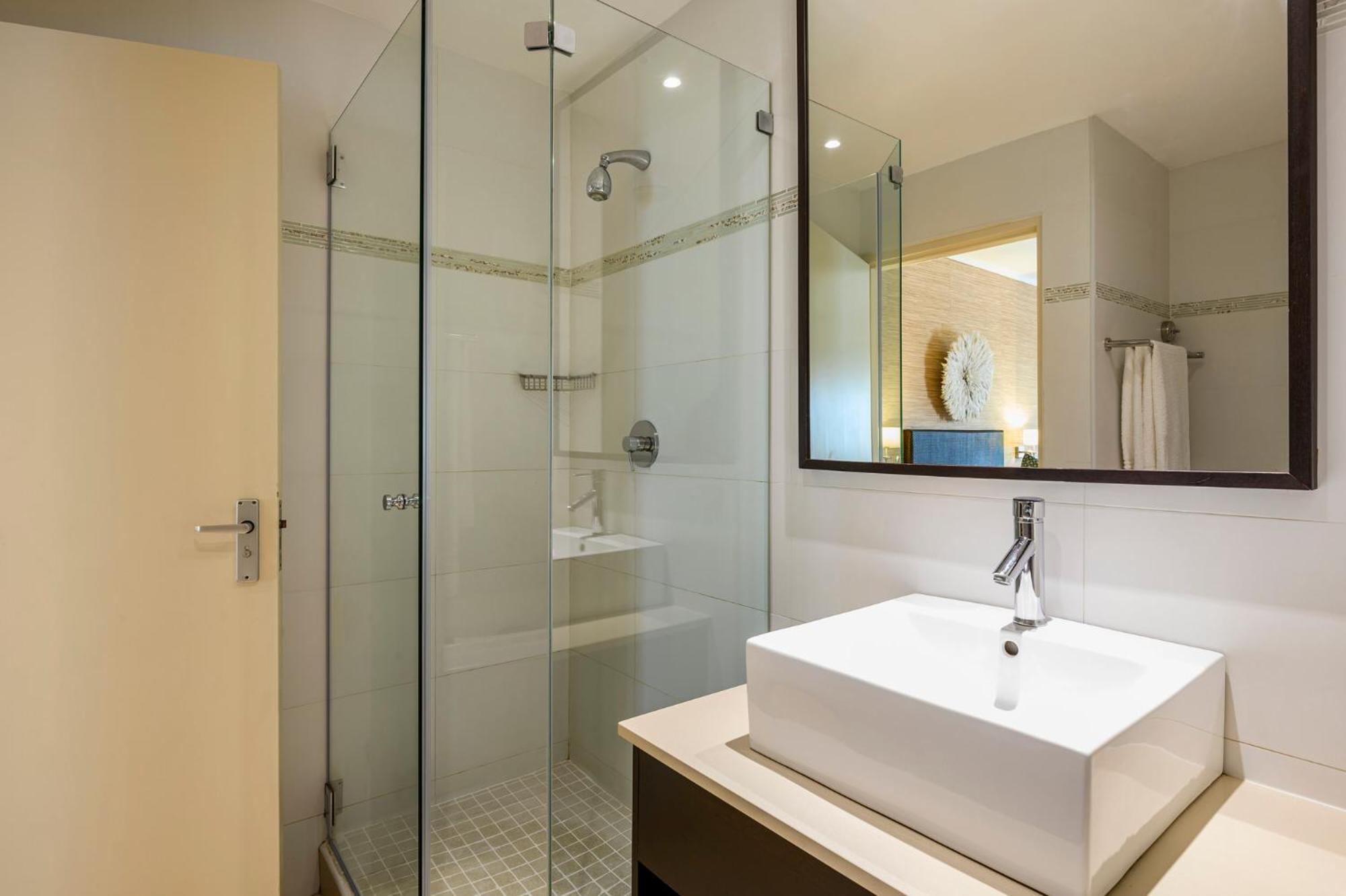 Standard Double or Twin Room - Photo 29