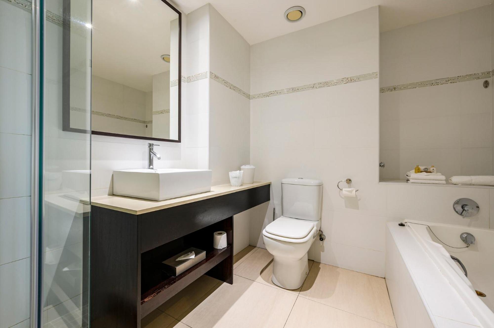 Standard Double or Twin Room - Photo 30