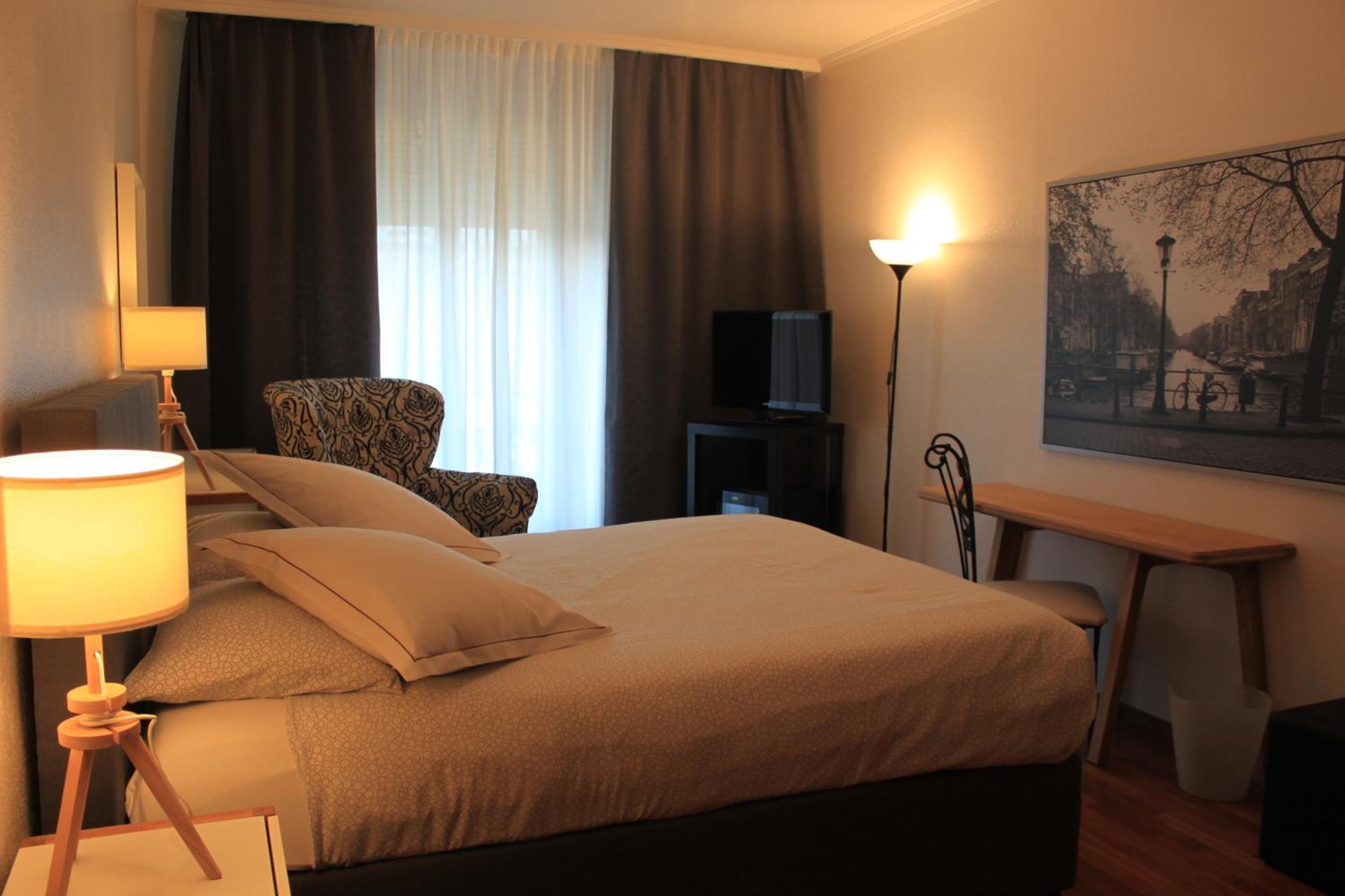 Standard Double Room photo 3