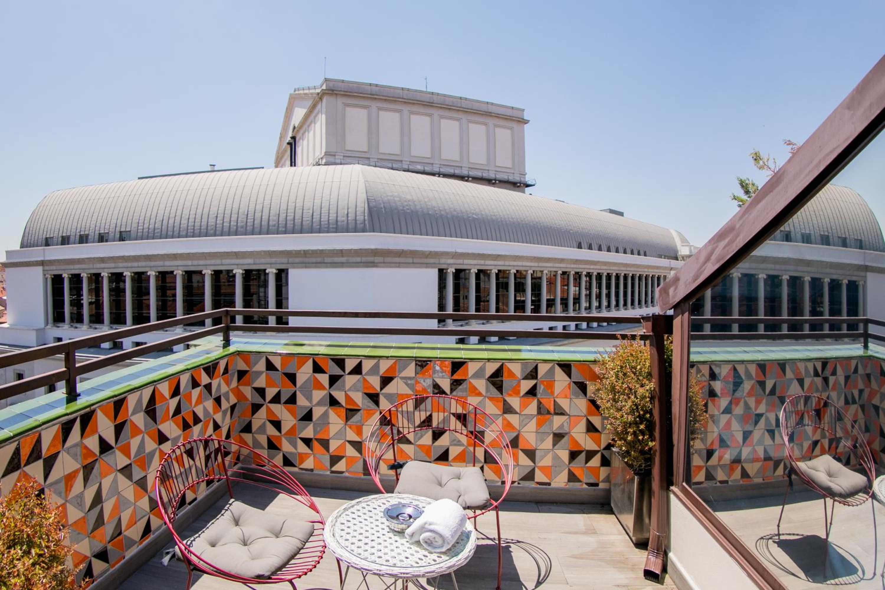 Double Room with Terrace and Spa Bath - Photo 11